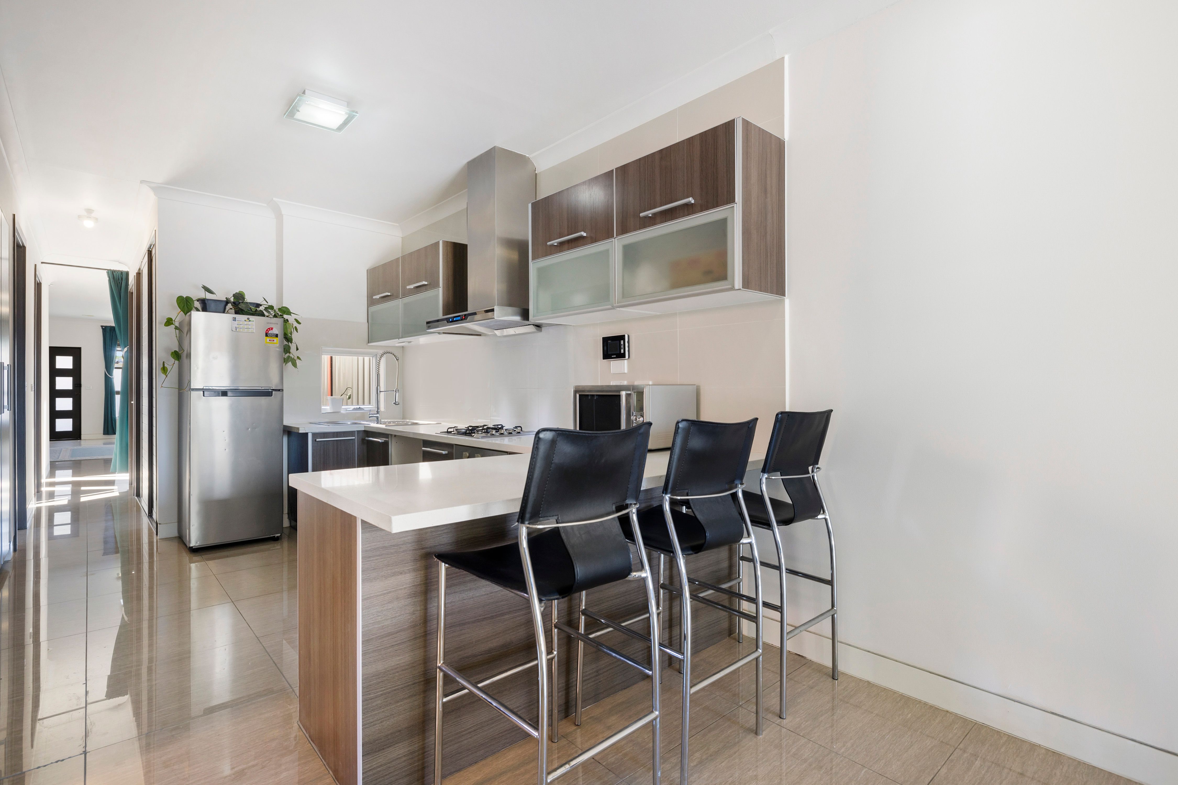 86 Mclaughlin Street — photo 3 of 11