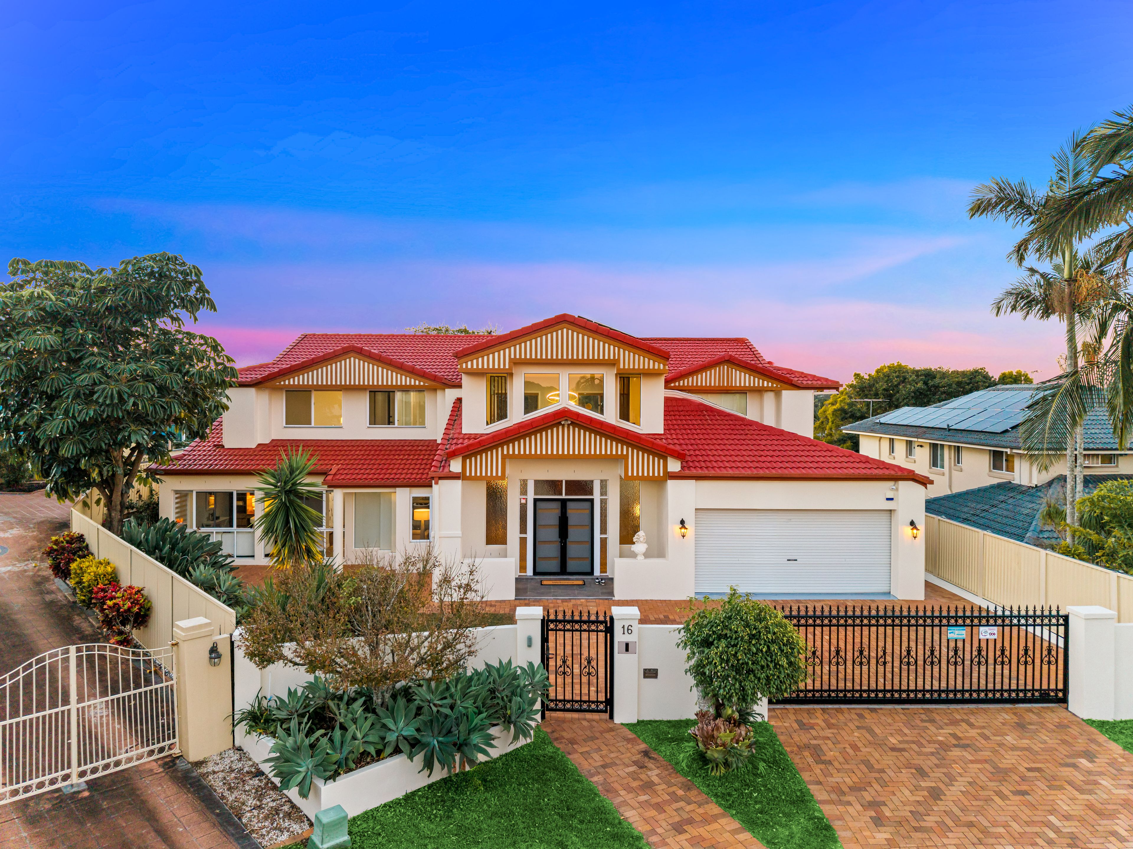 16 Wills Place, Macgregor QLD 4109