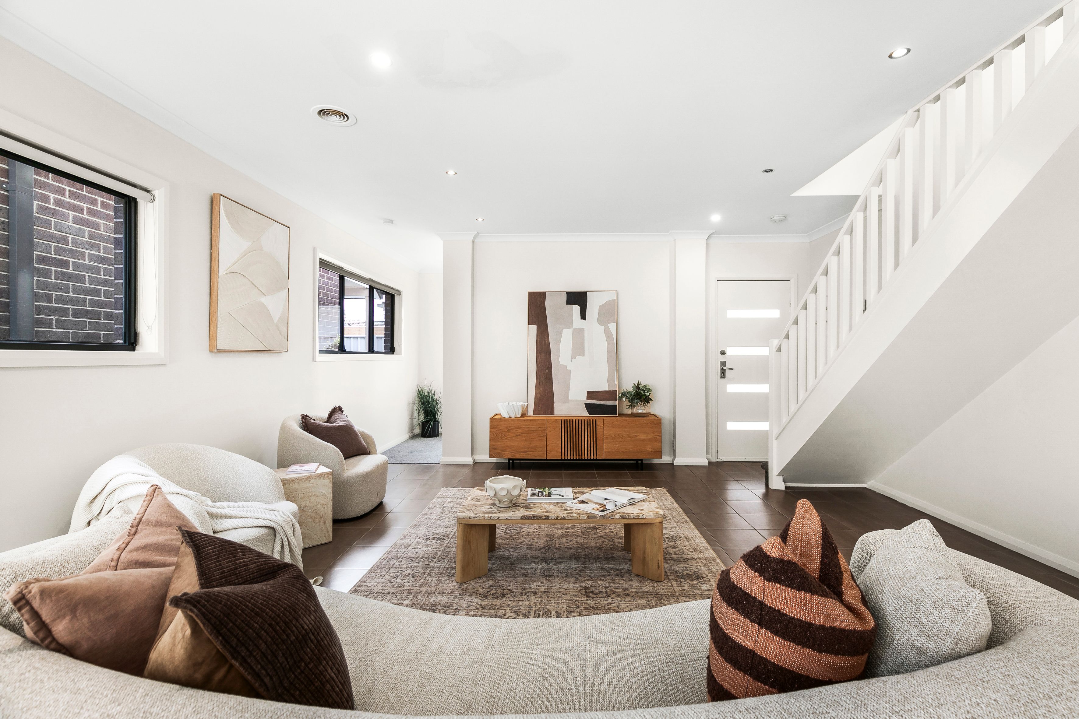 2/134 Kitchener Street — photo 3 of 16
