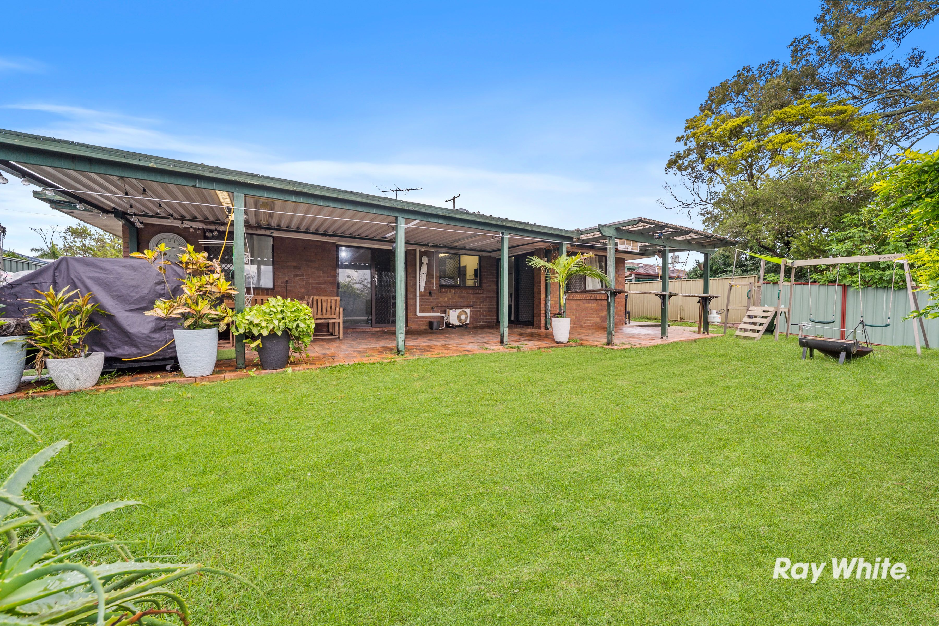 18 King Arthur Boulevard — photo 3 of 16