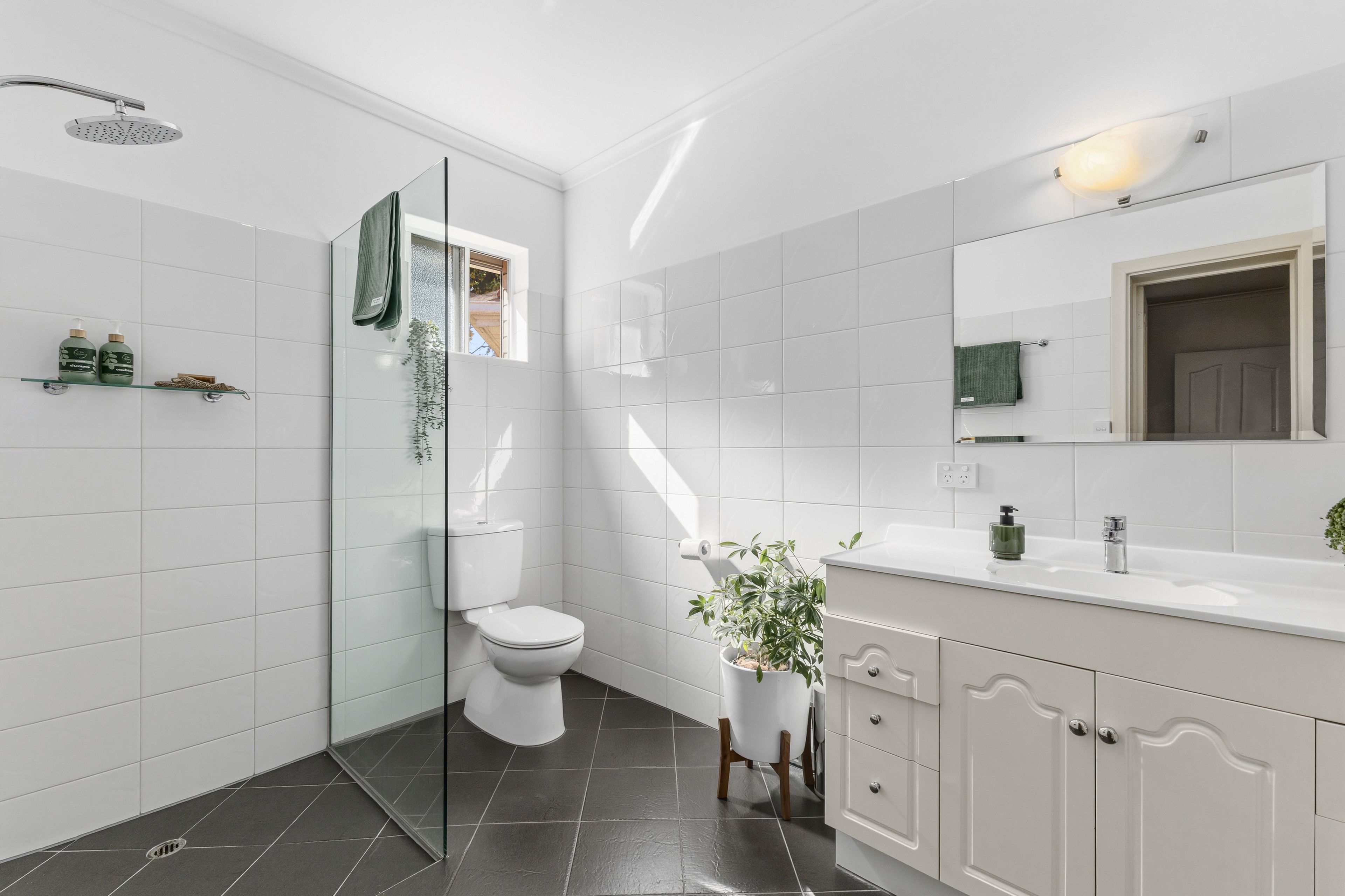 33 Oakleigh Road — photo 9 of 17