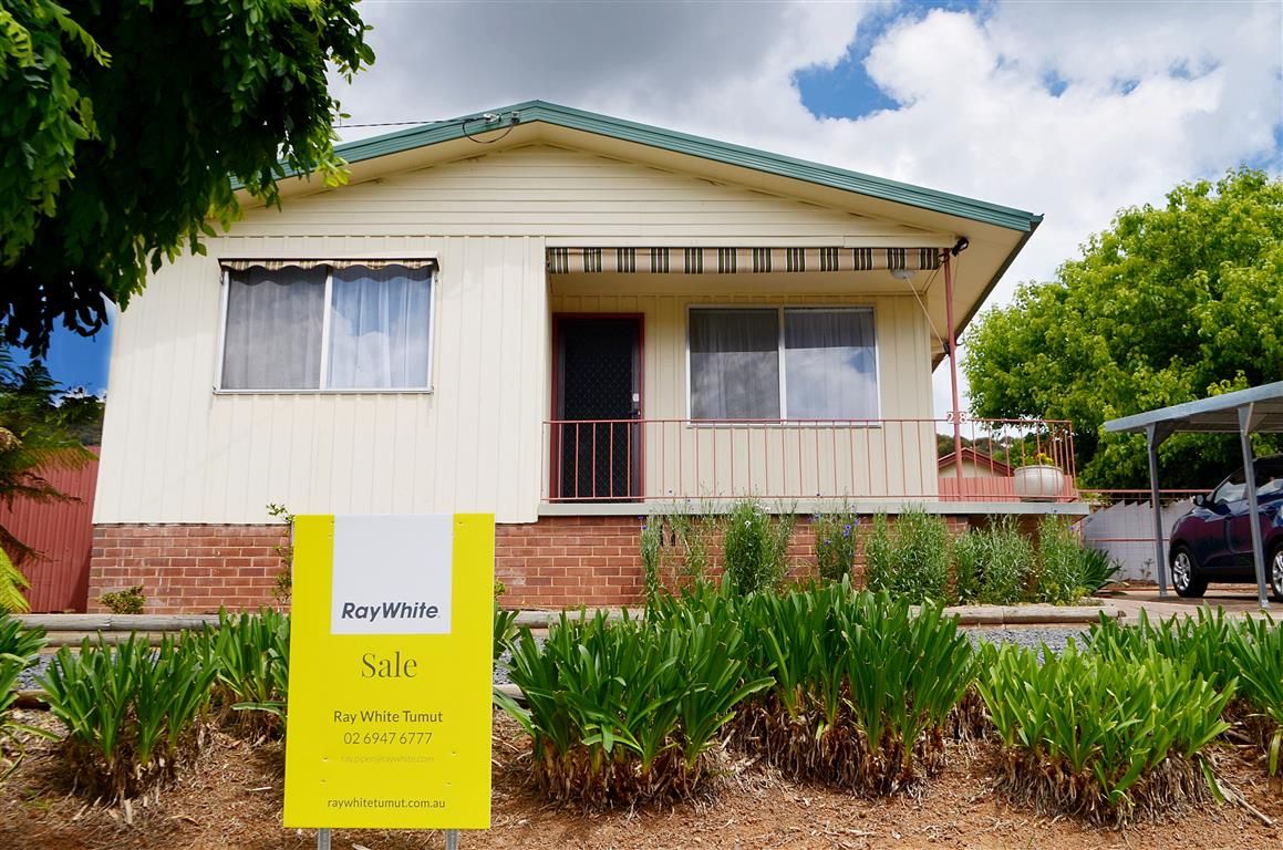 28 Corralyn Avenue, Batlow NSW 2730
