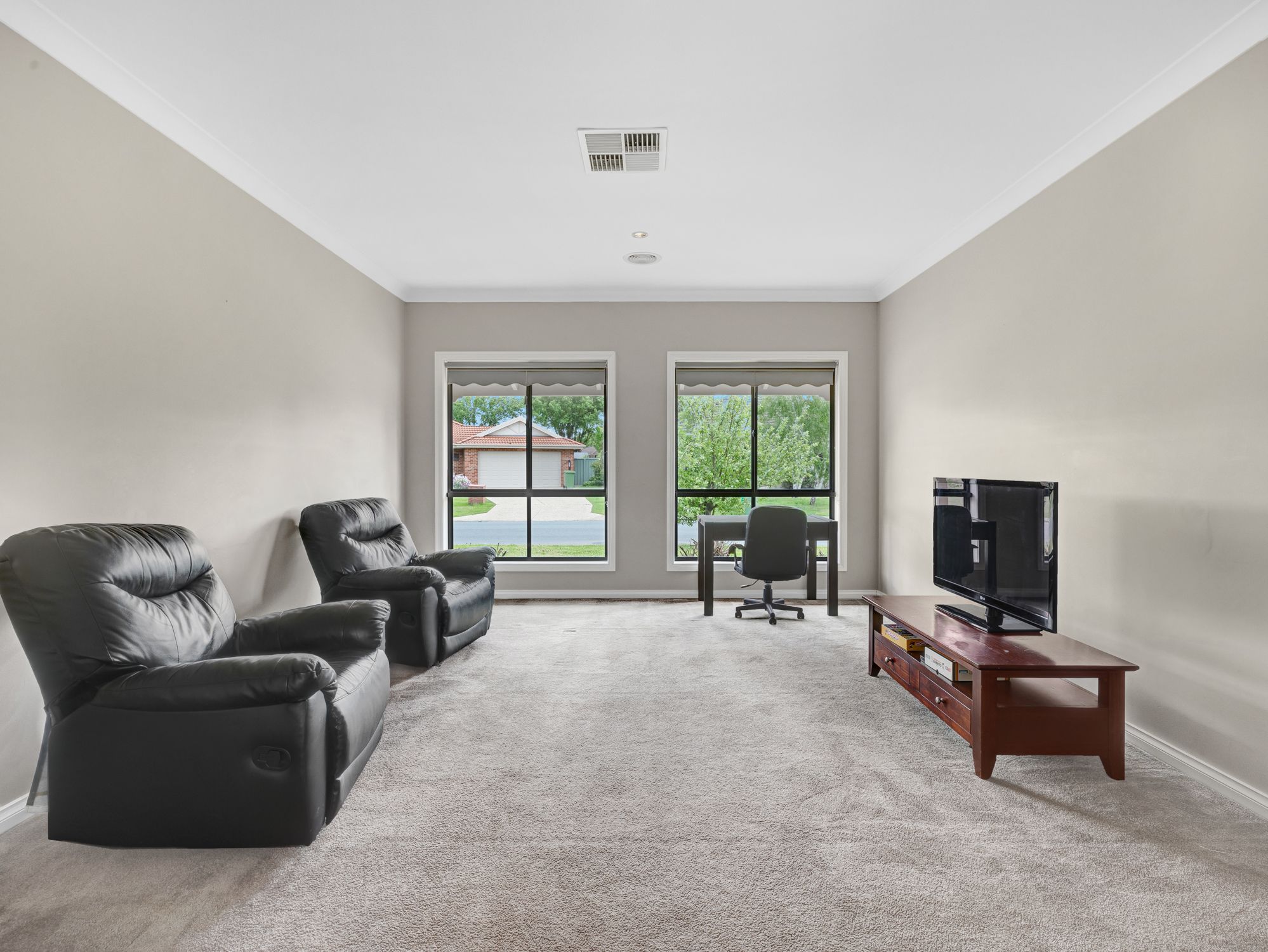 34 Robbins Drive, East Albury, NSW 2640