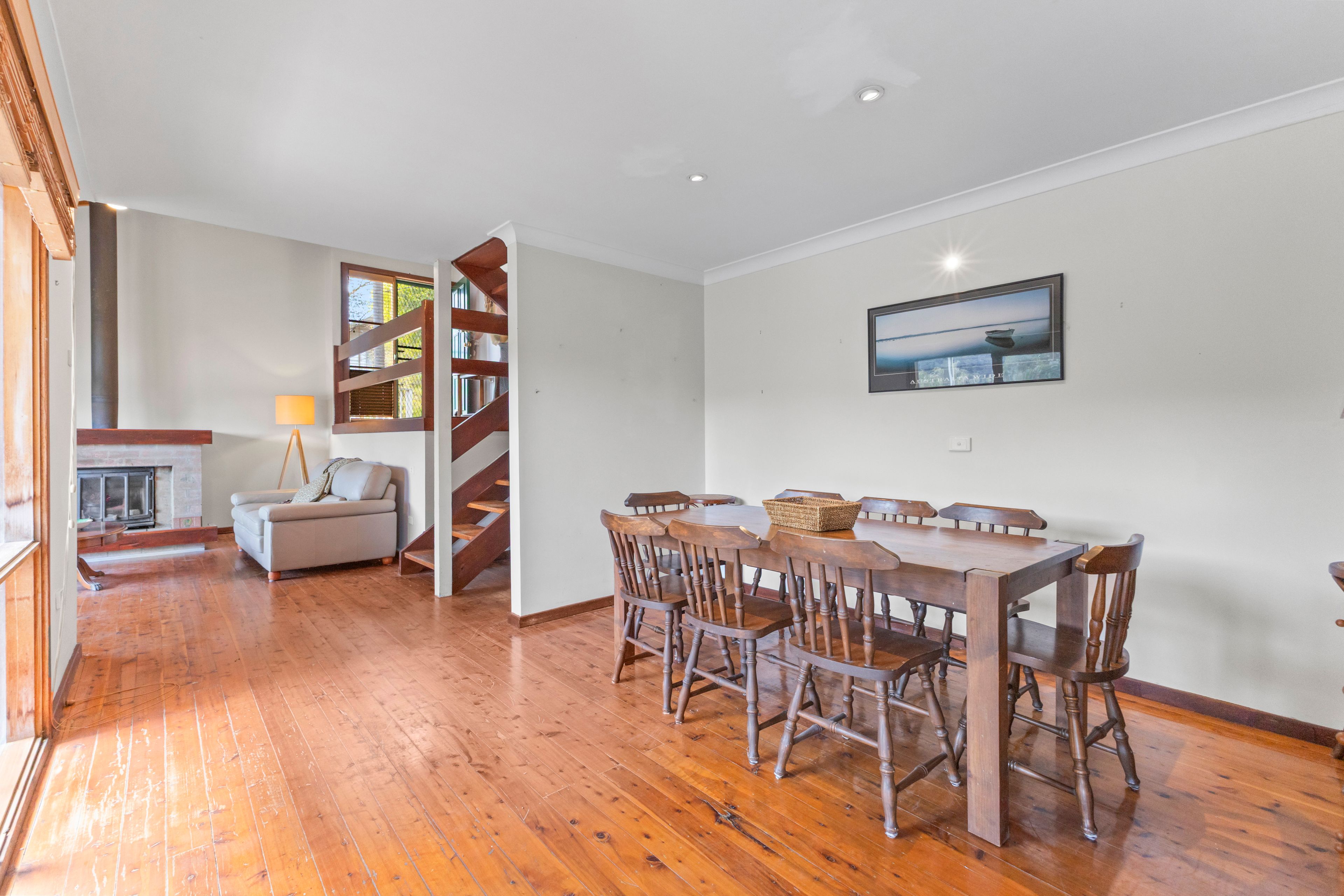 8 Hawkesbury Crescent — photo 6 of 17