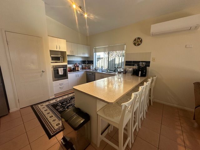 27 Marsh Parade, North Lakes, QLD 4509