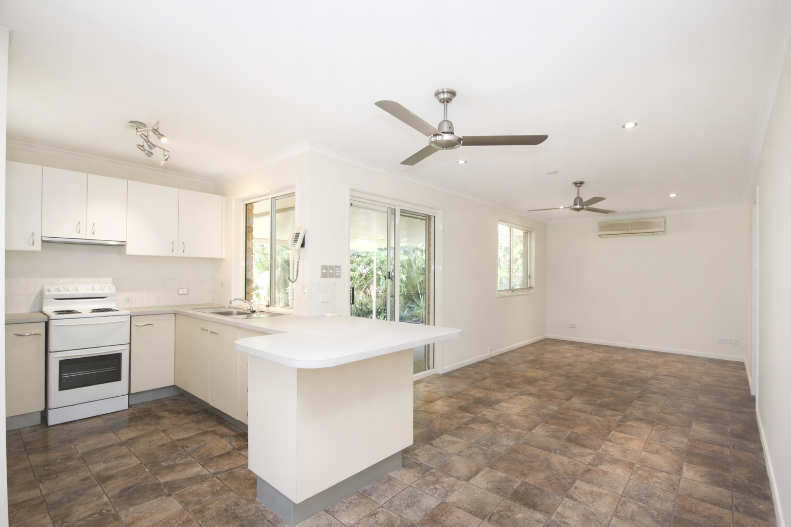 6 Hillier Street, Clontarf, QLD 4019