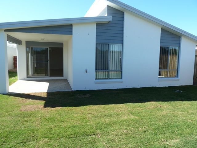 9/6 Pendraat Parade, Hope Island, QLD 4212