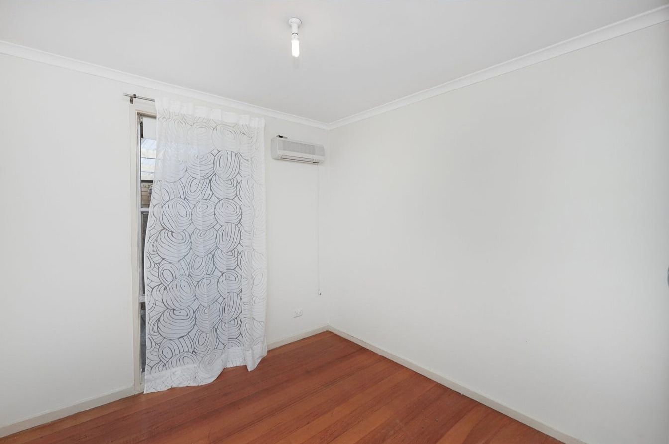 27 Morrison Crescent — photo 6 of 11