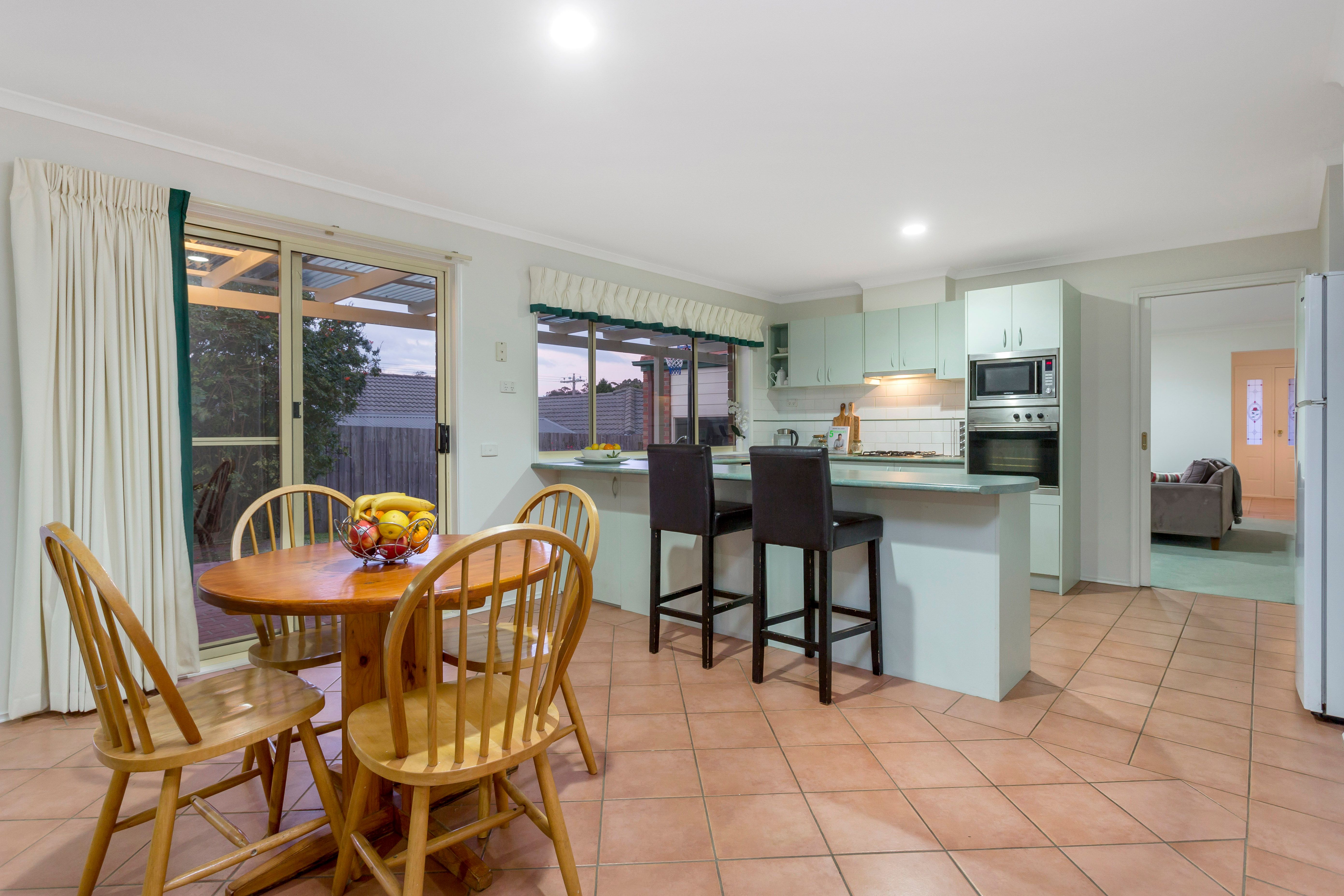 4 Raleon Avenue, Frankston South, VIC 3199
