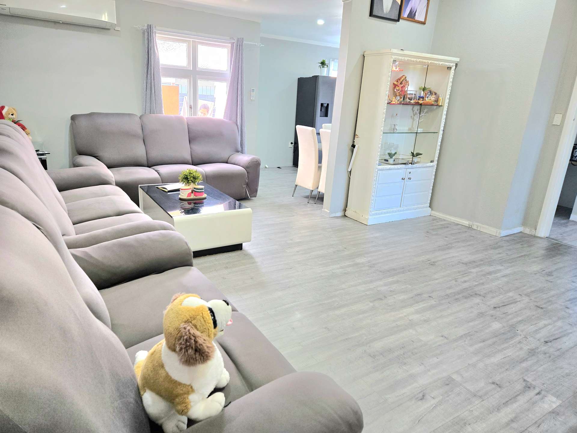 48 Kenderdine Road photo 5