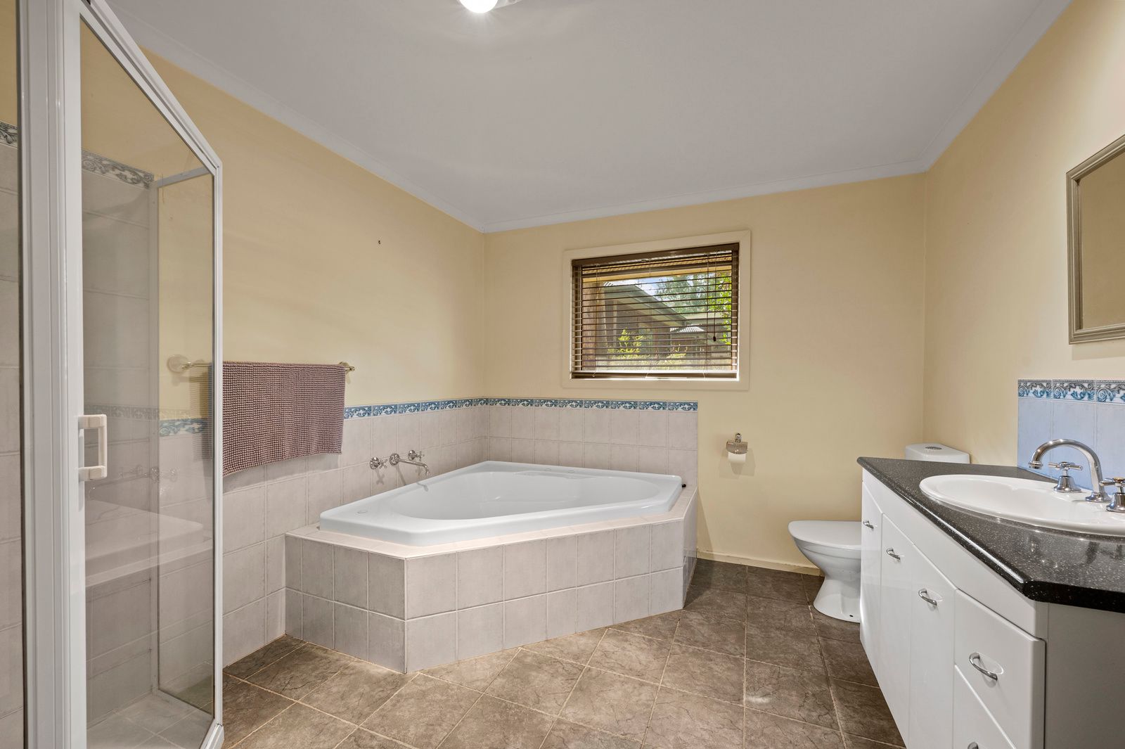 43 Warrambat Road — photo 9 of 12