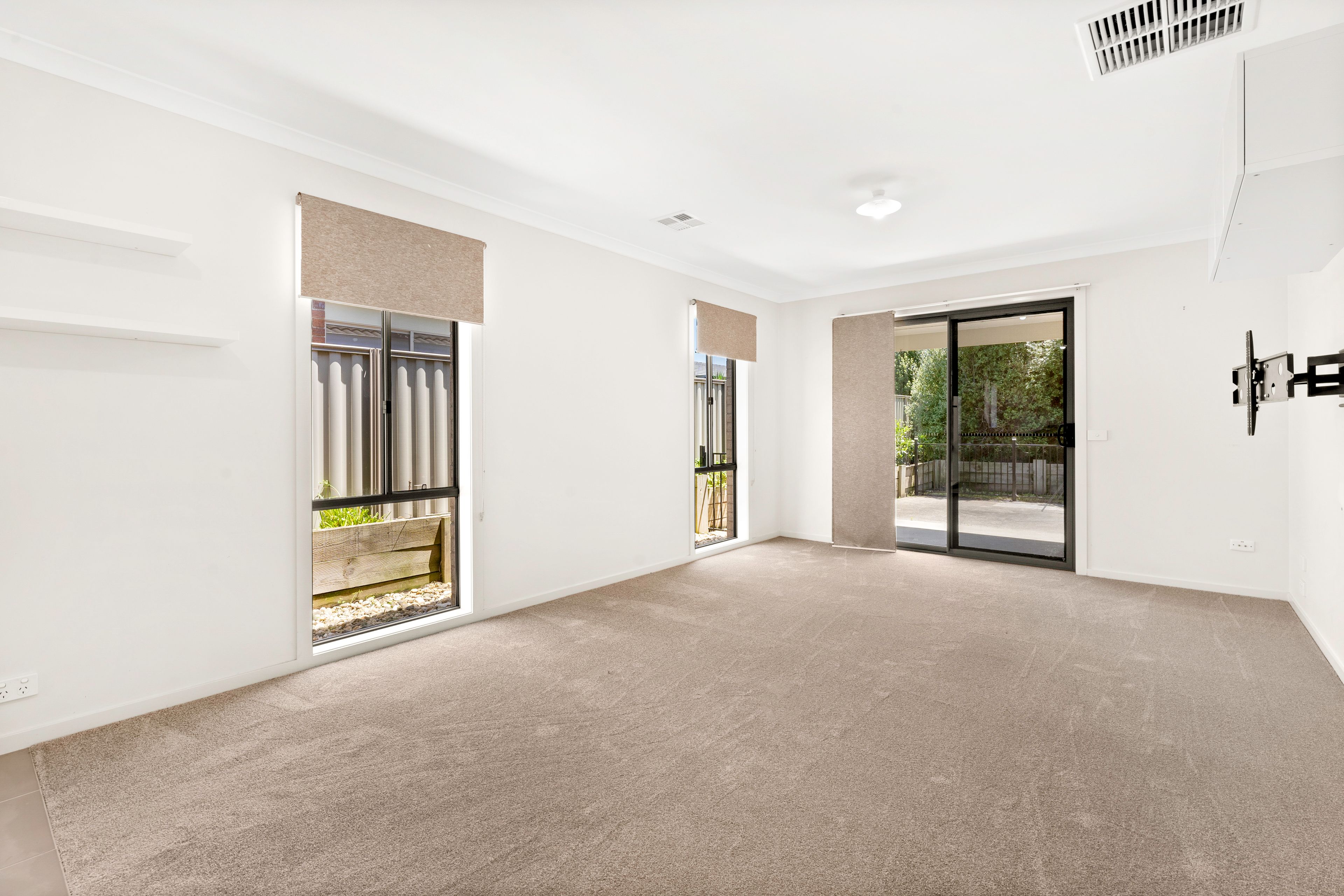 18 Victory Drive, Pakenham, VIC 3810