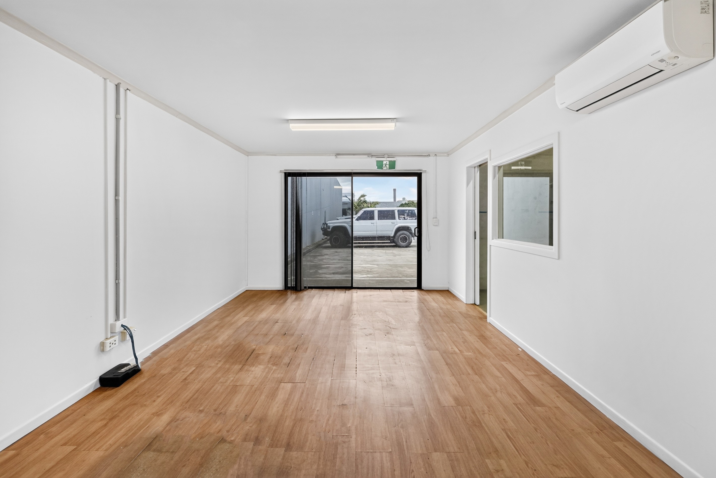 6/11 Commerce Circuit, Yatala, QLD 4207