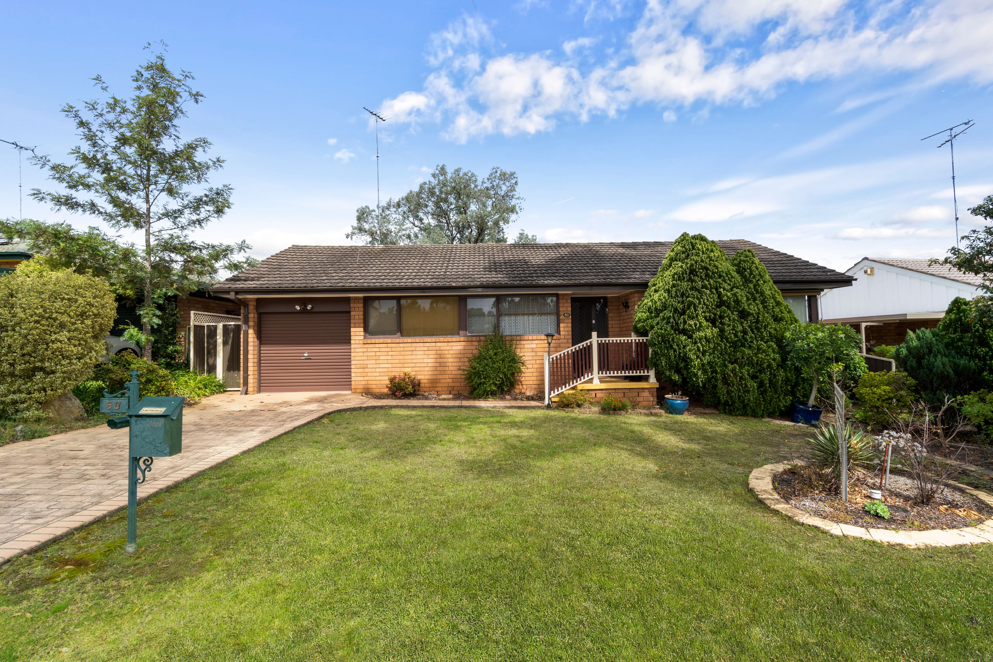 60 Tallowwood Crescent, Bradbury NSW 2560