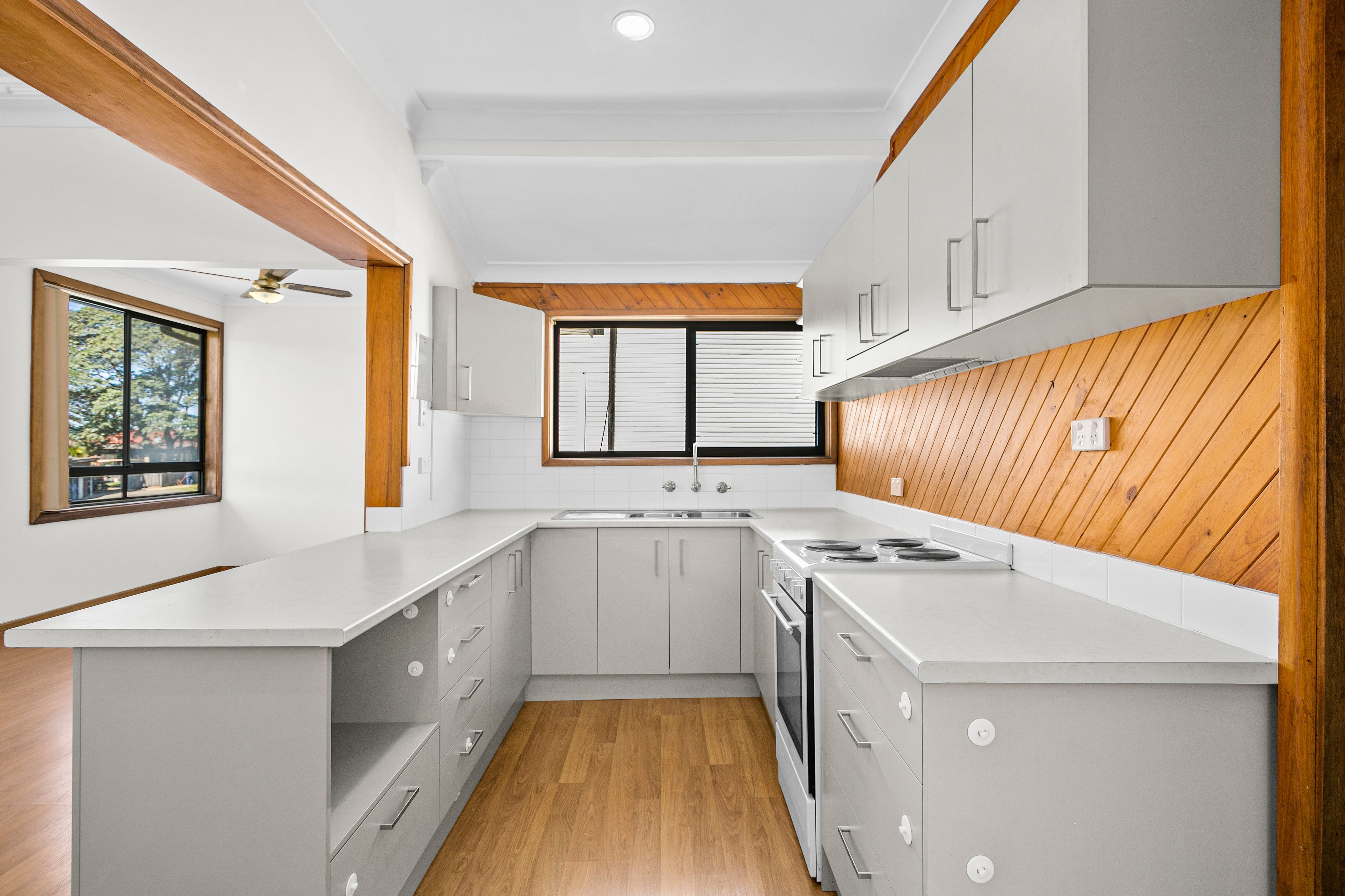74 Ranchby Avenue, Lake Heights, NSW 2502