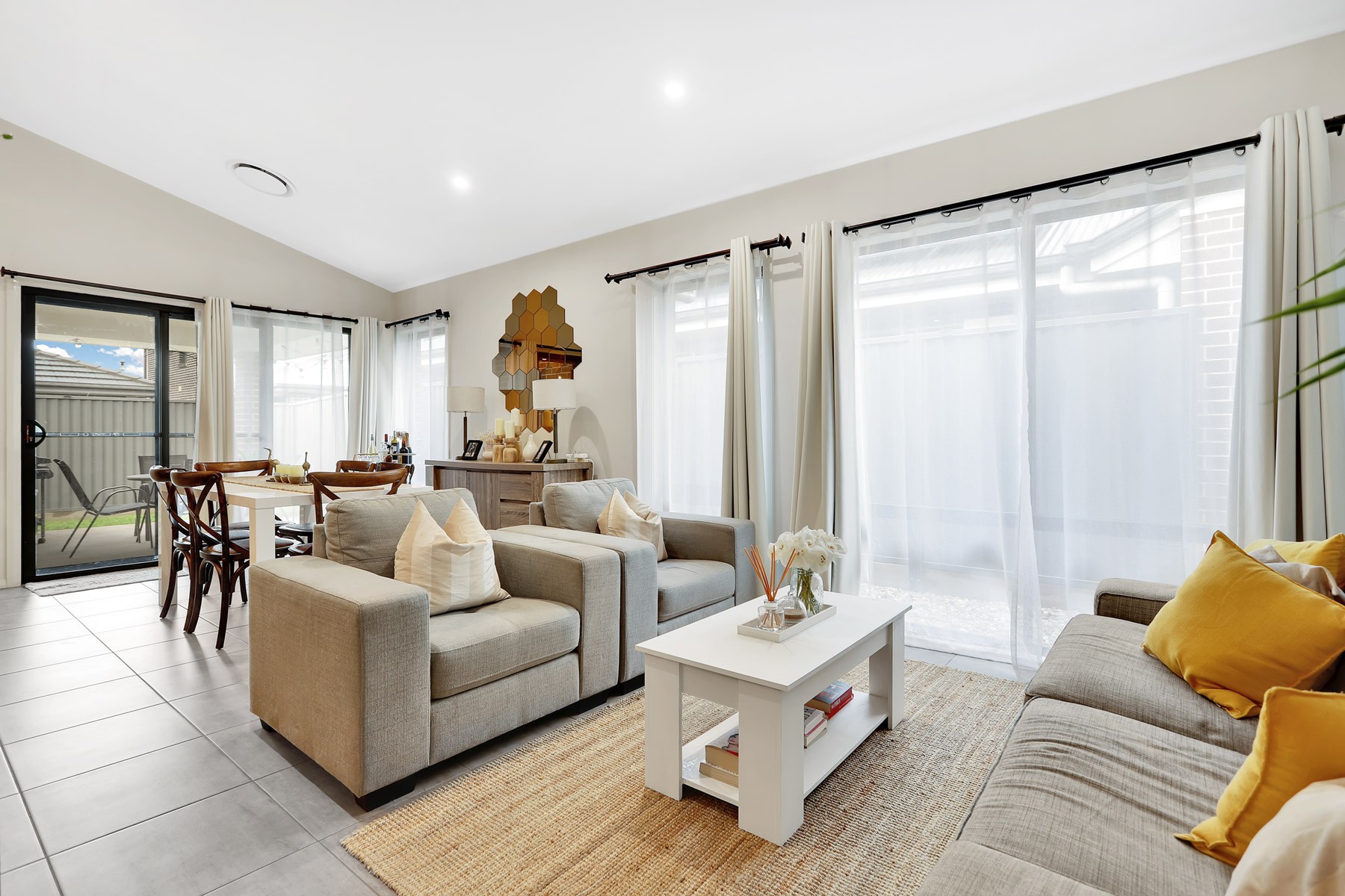 100 Armoury Road, JORDAN SPRINGS, NSW 2747