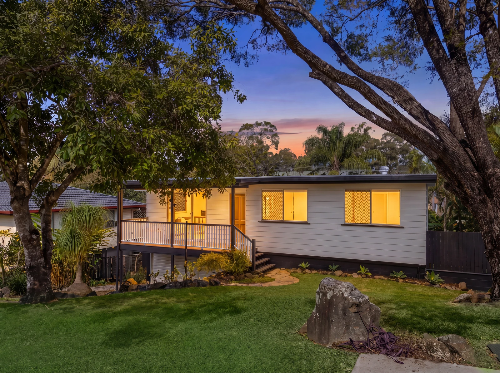 8 Tarnook Drive, Ferny Hills, QLD 4055