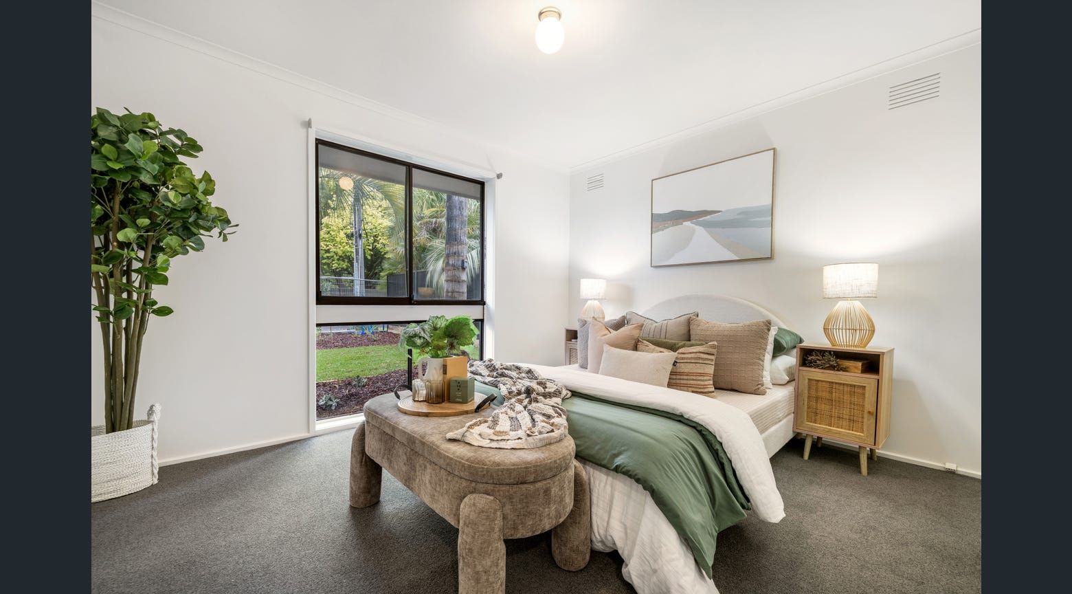 1/4 Louisa Street — photo 11 of 17