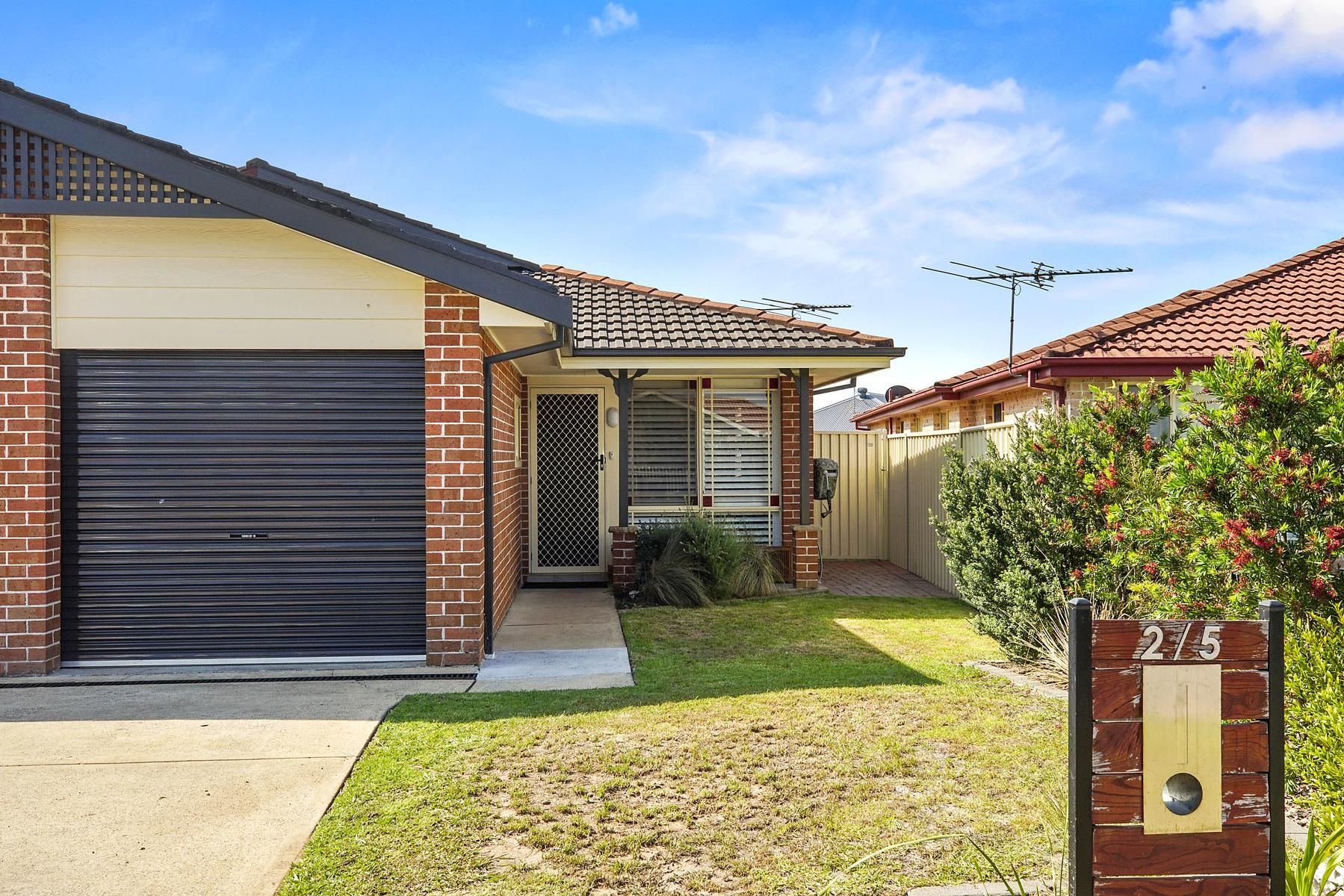 2/5 Tharkinna Close, Cranebrook, NSW 2749