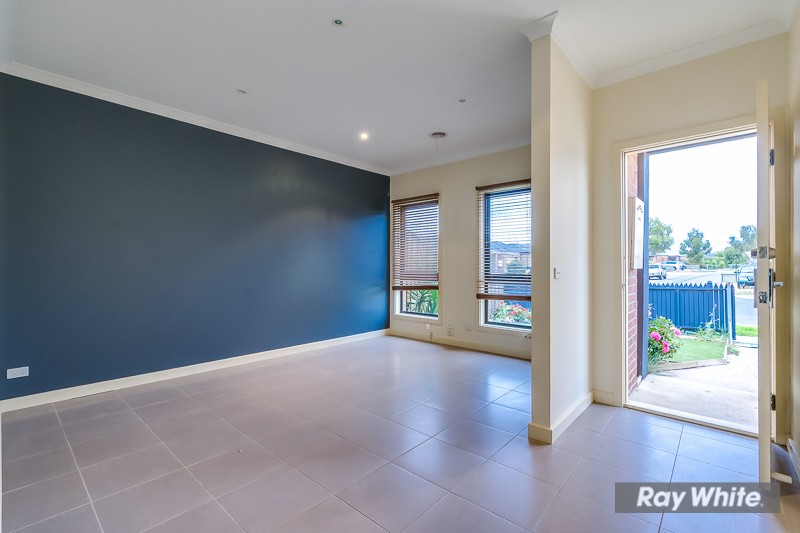 2/15 McDougall Place, Truganina, VIC 3029