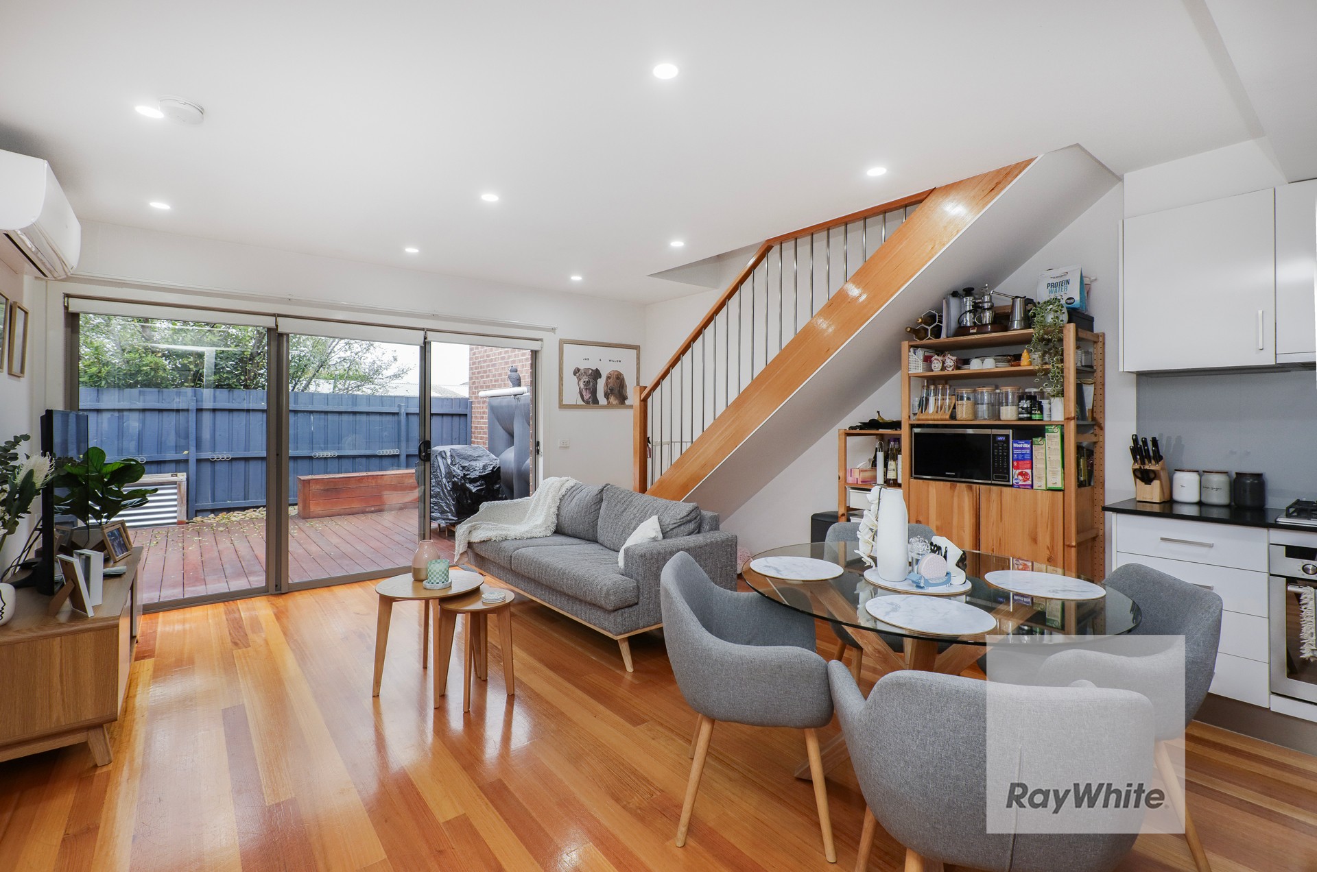 2/11 Osway Street, Broadmeadows, VIC 3047