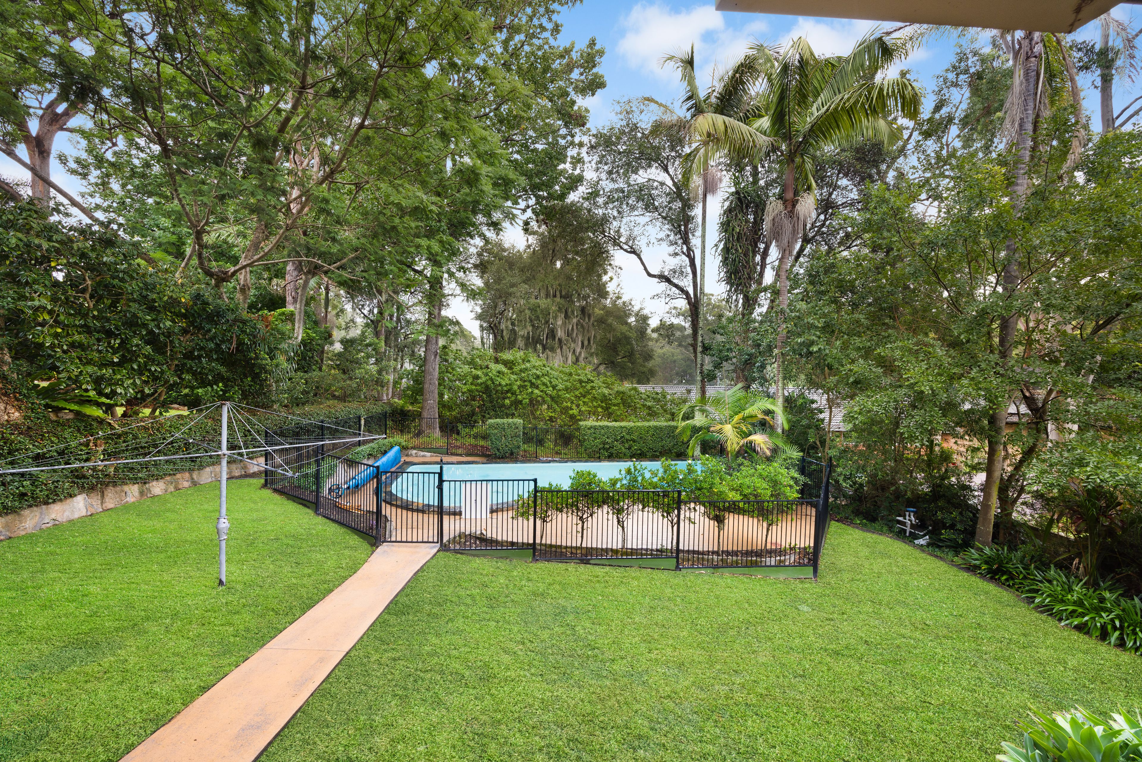 16 Alvona Avenue, St Ives, NSW 2075