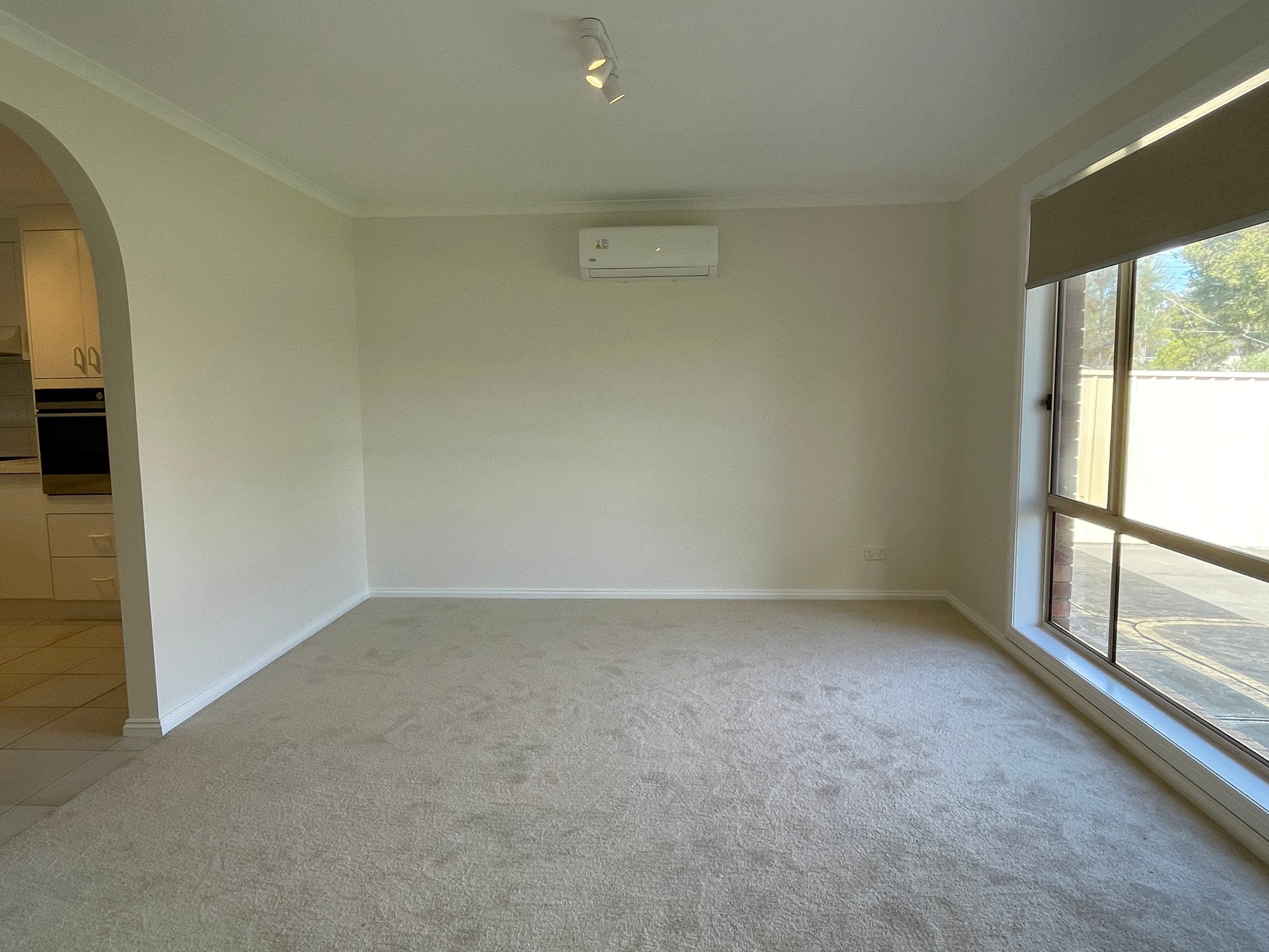1/2 Edwards Street — photo 5 of 10