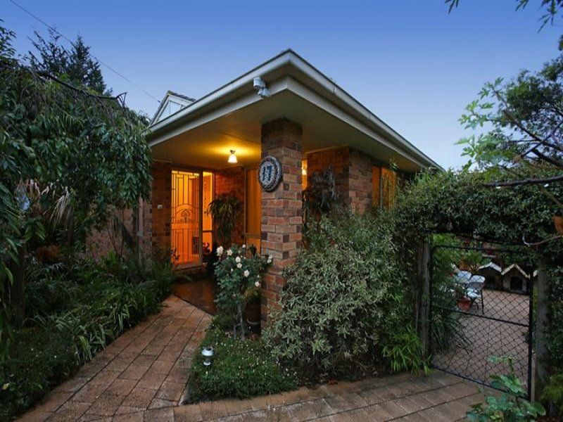 17 Sorrel Crescent, Warranwood, VIC 3134