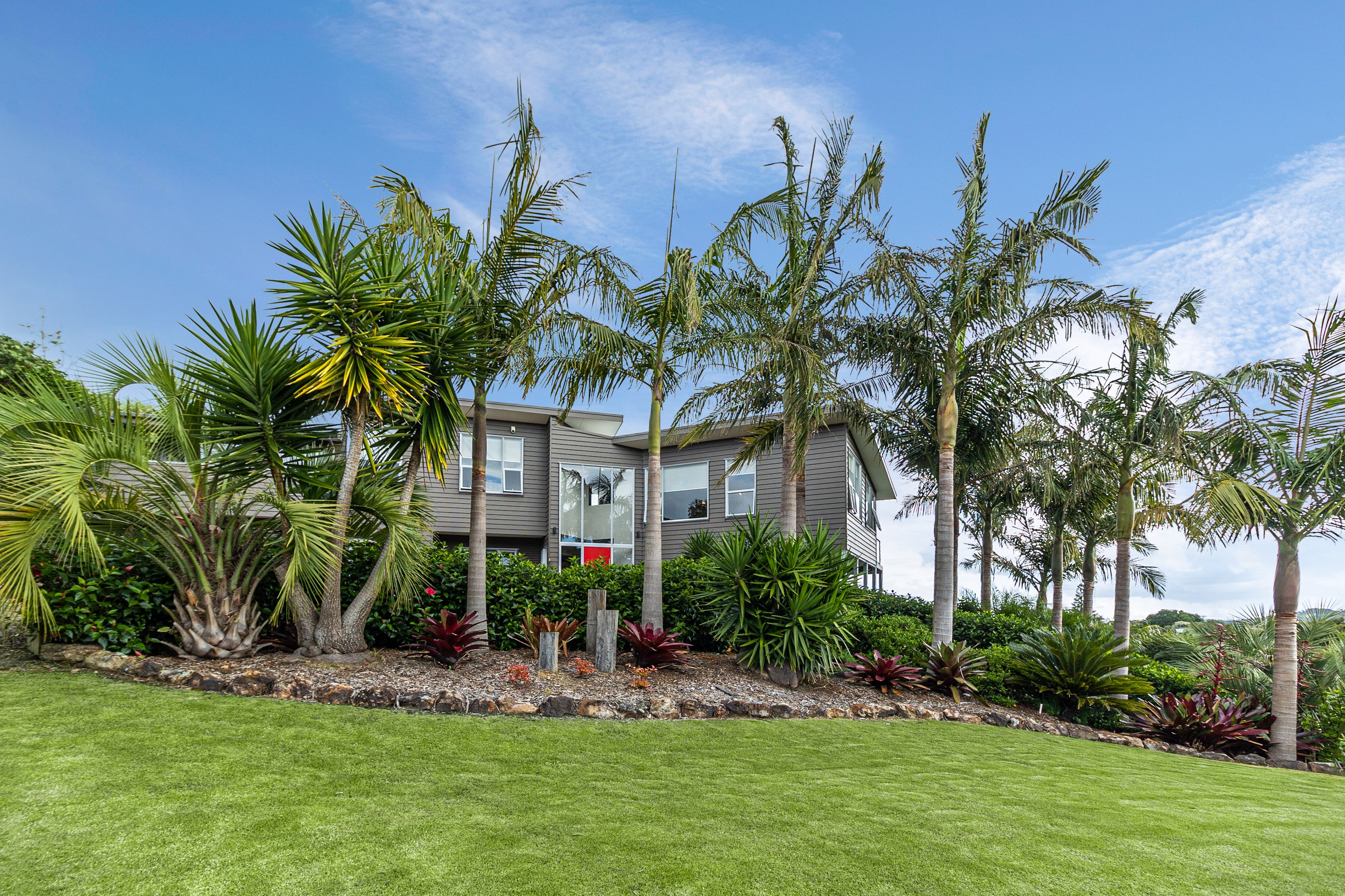 68 Jellicoe Parade, Surfdale, Waiheke Island 1081 Sold House Ray