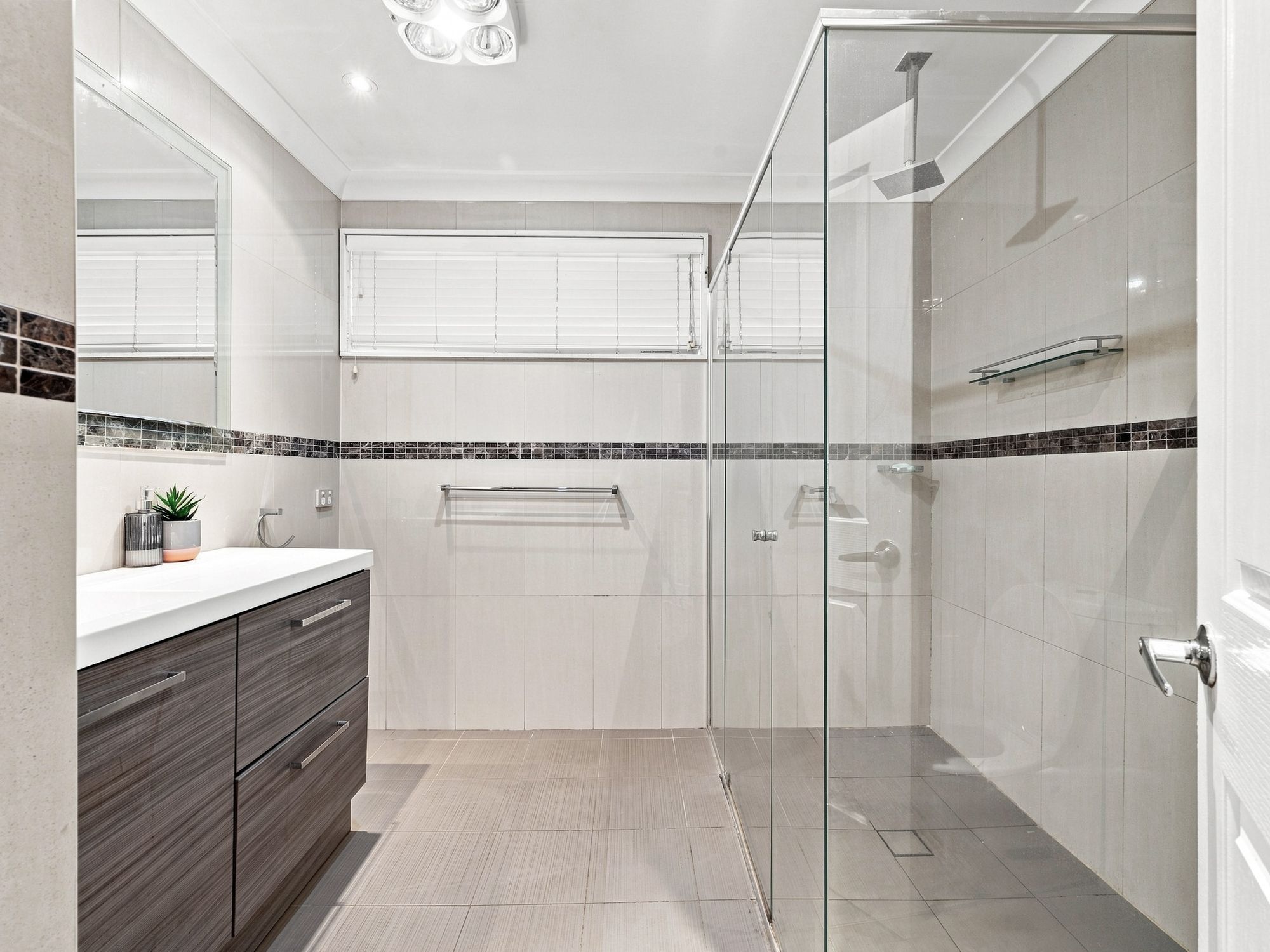 26 Megalong Crescent — photo 10 of 18