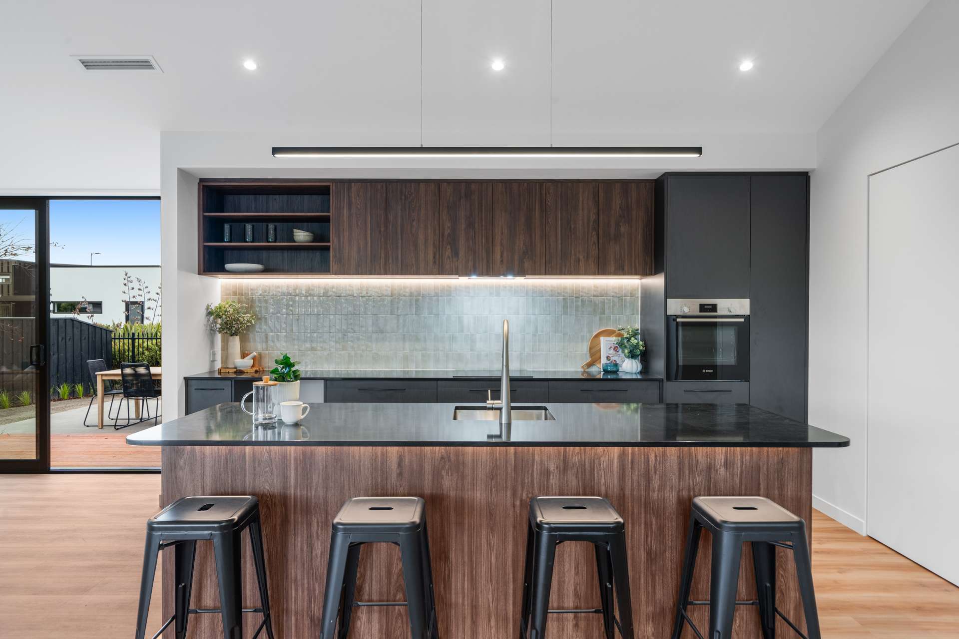 158 Gardiners Road photo 7