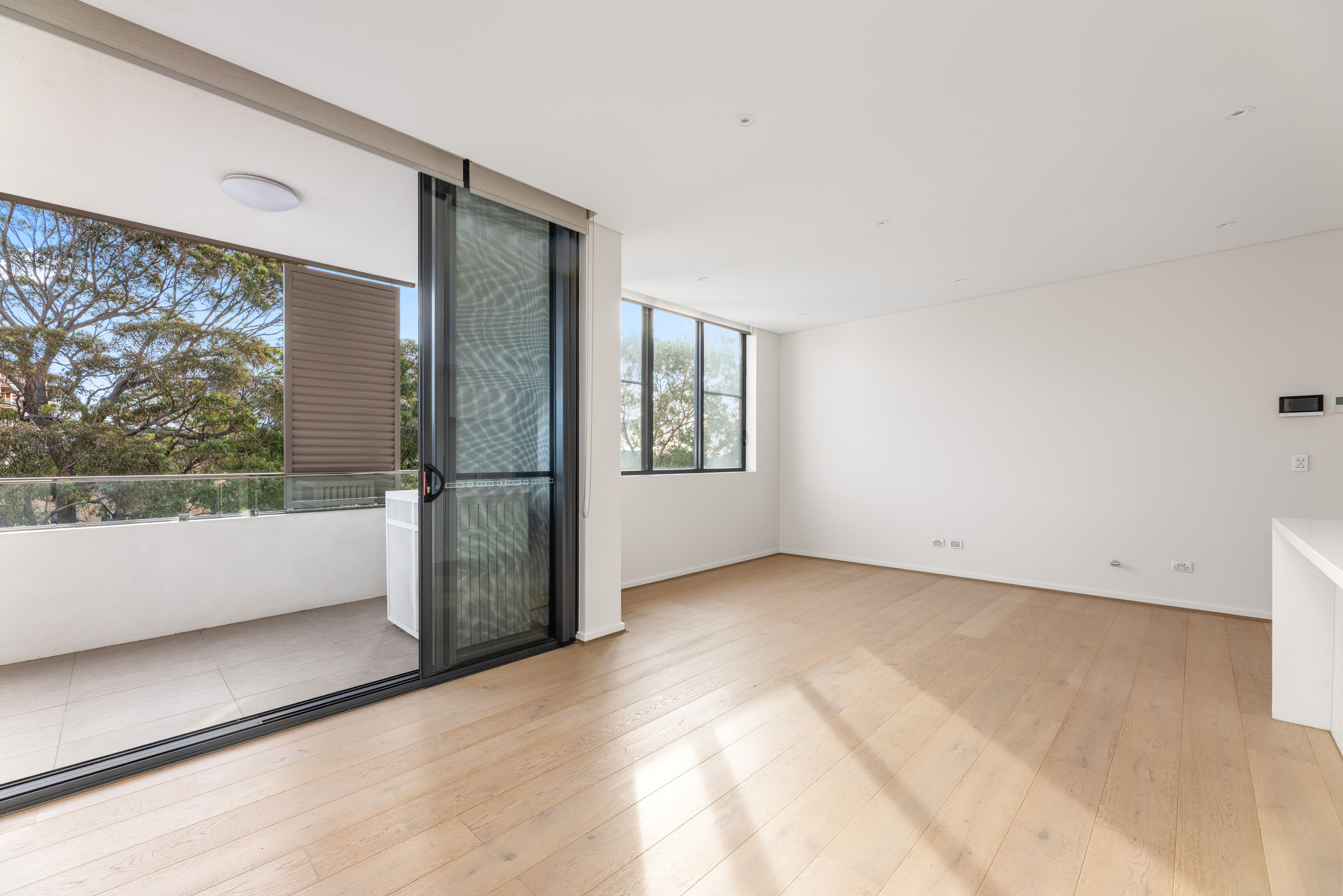 503/66 Glencoe Street — photo 4 of 13