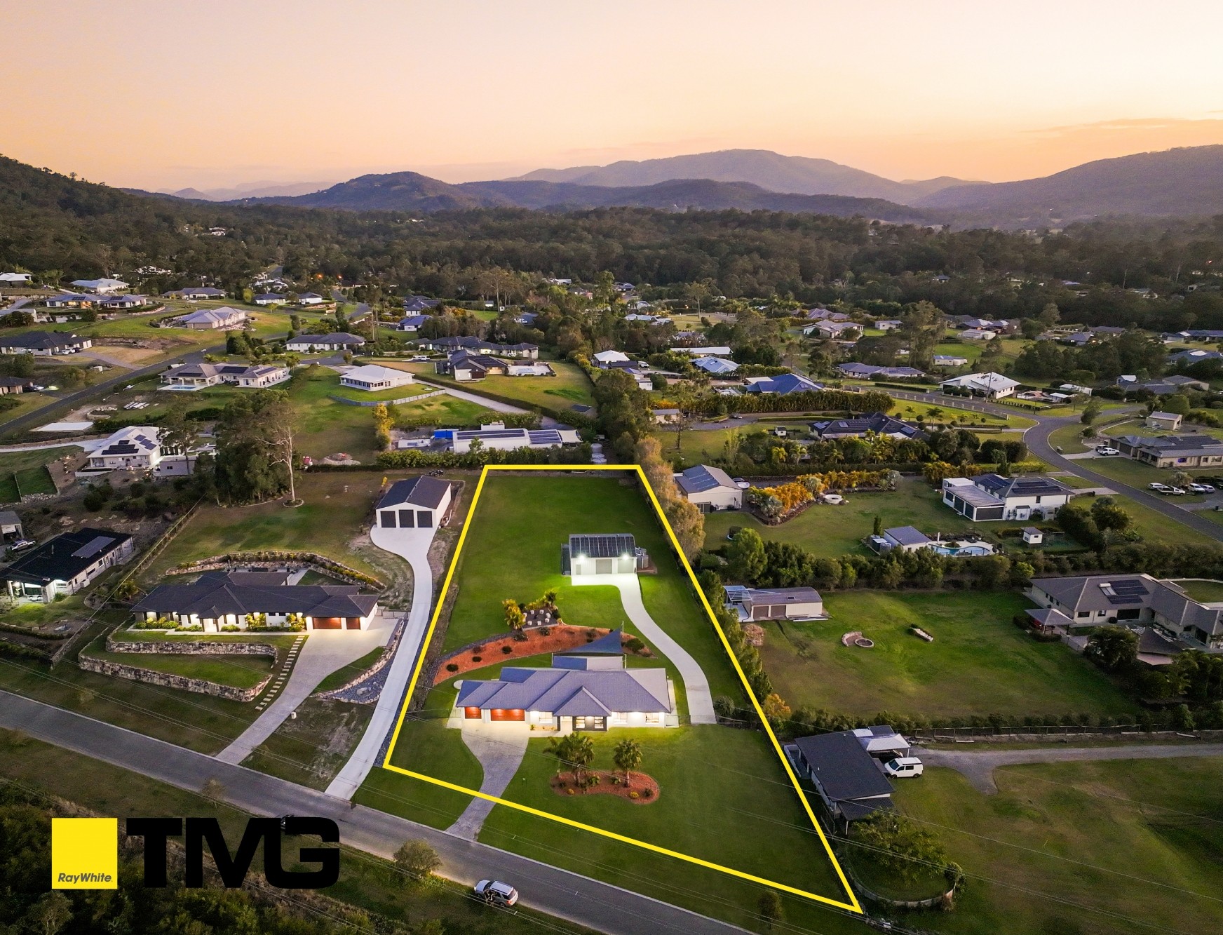 11 Gatsby Place, Maudsland, QLD 4210