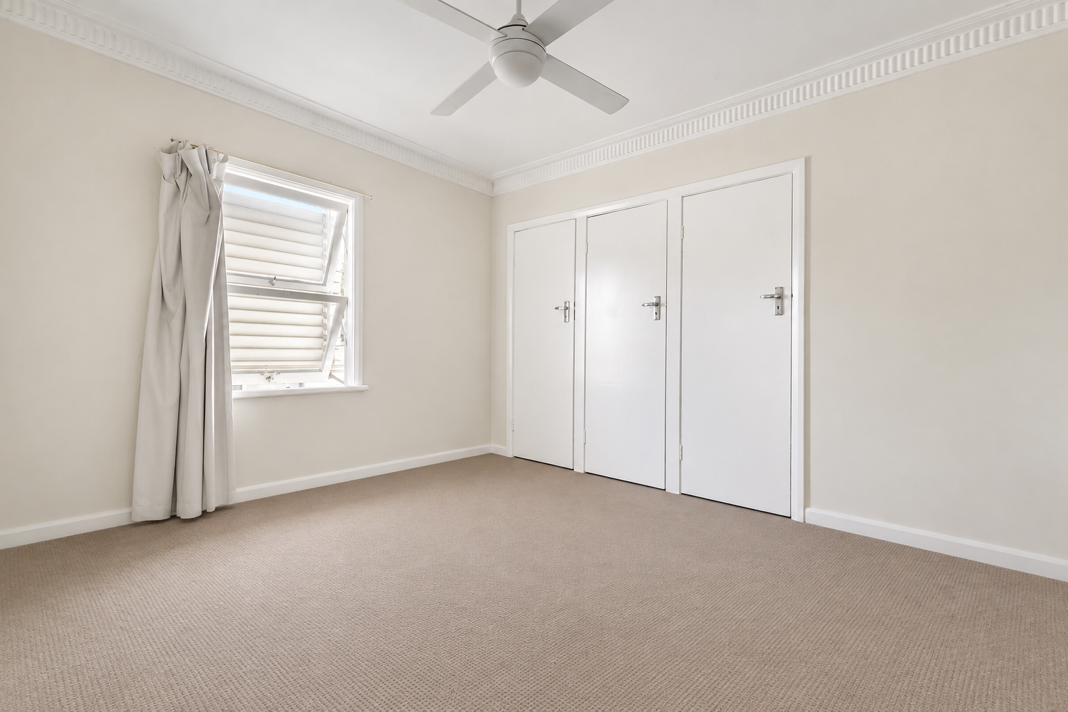 15 Noreen Street — photo 3 of 11