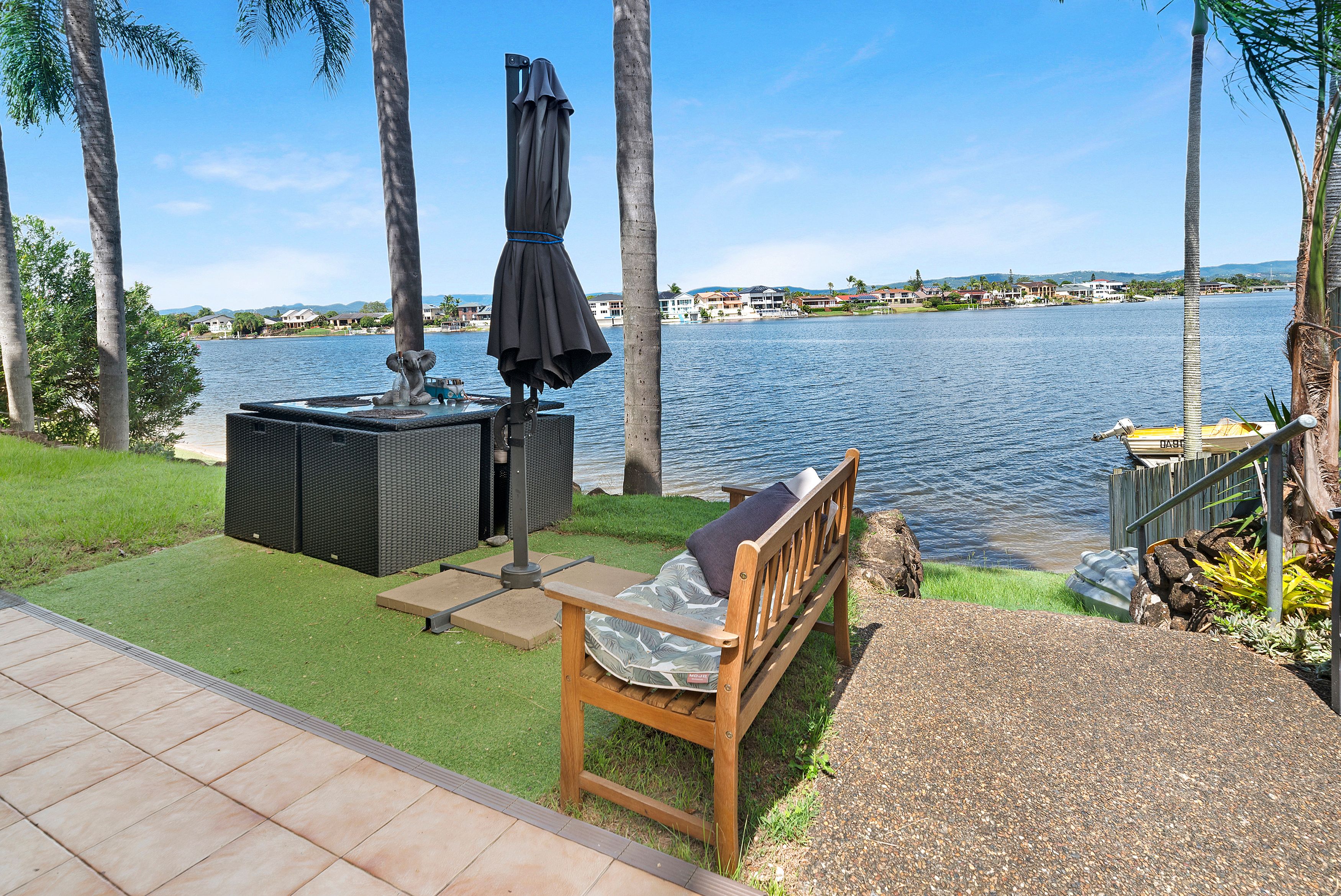 39 Duet Drive, Mermaid Waters QLD 4218