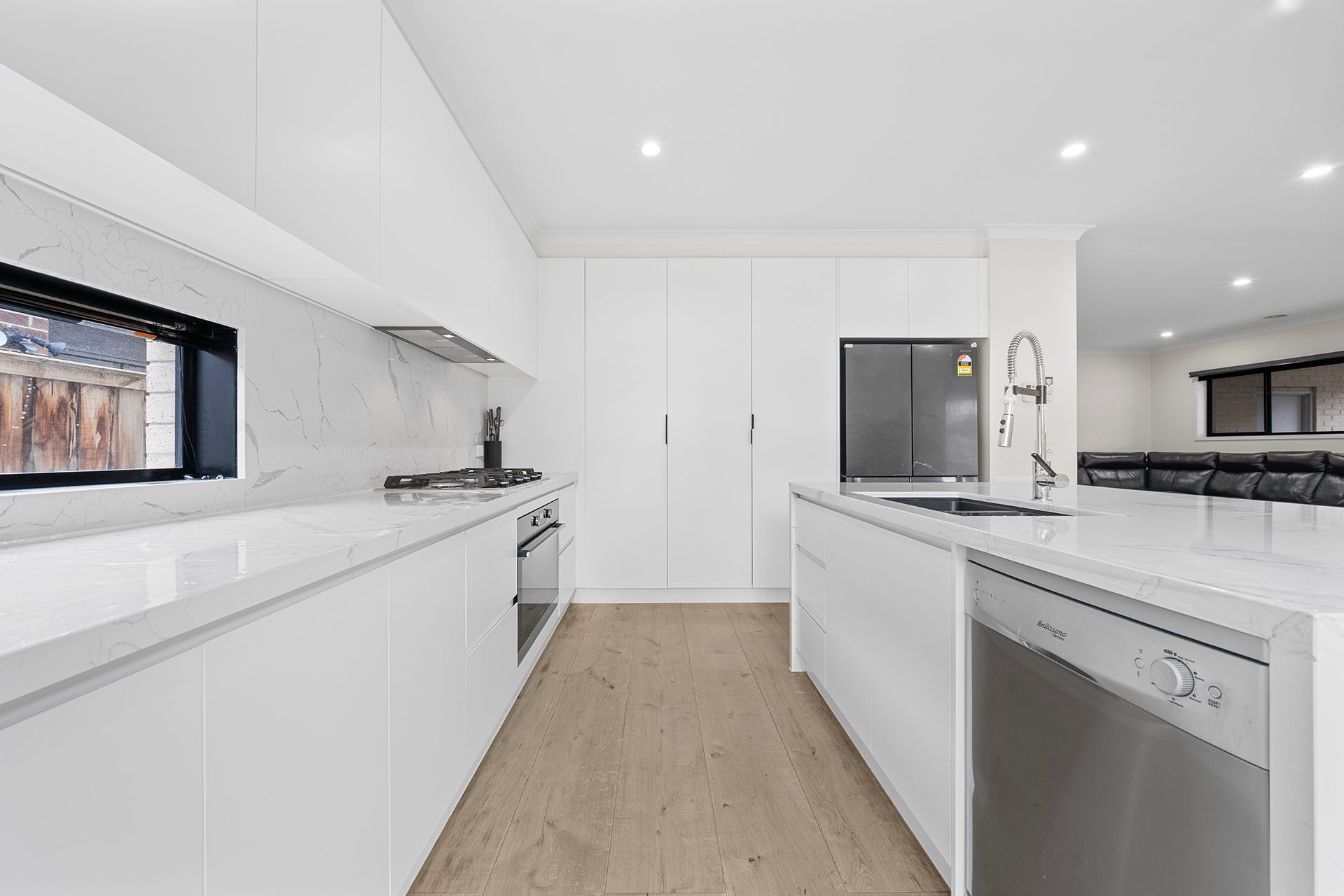 76 Mountainview Boulevard — photo 4 of 14