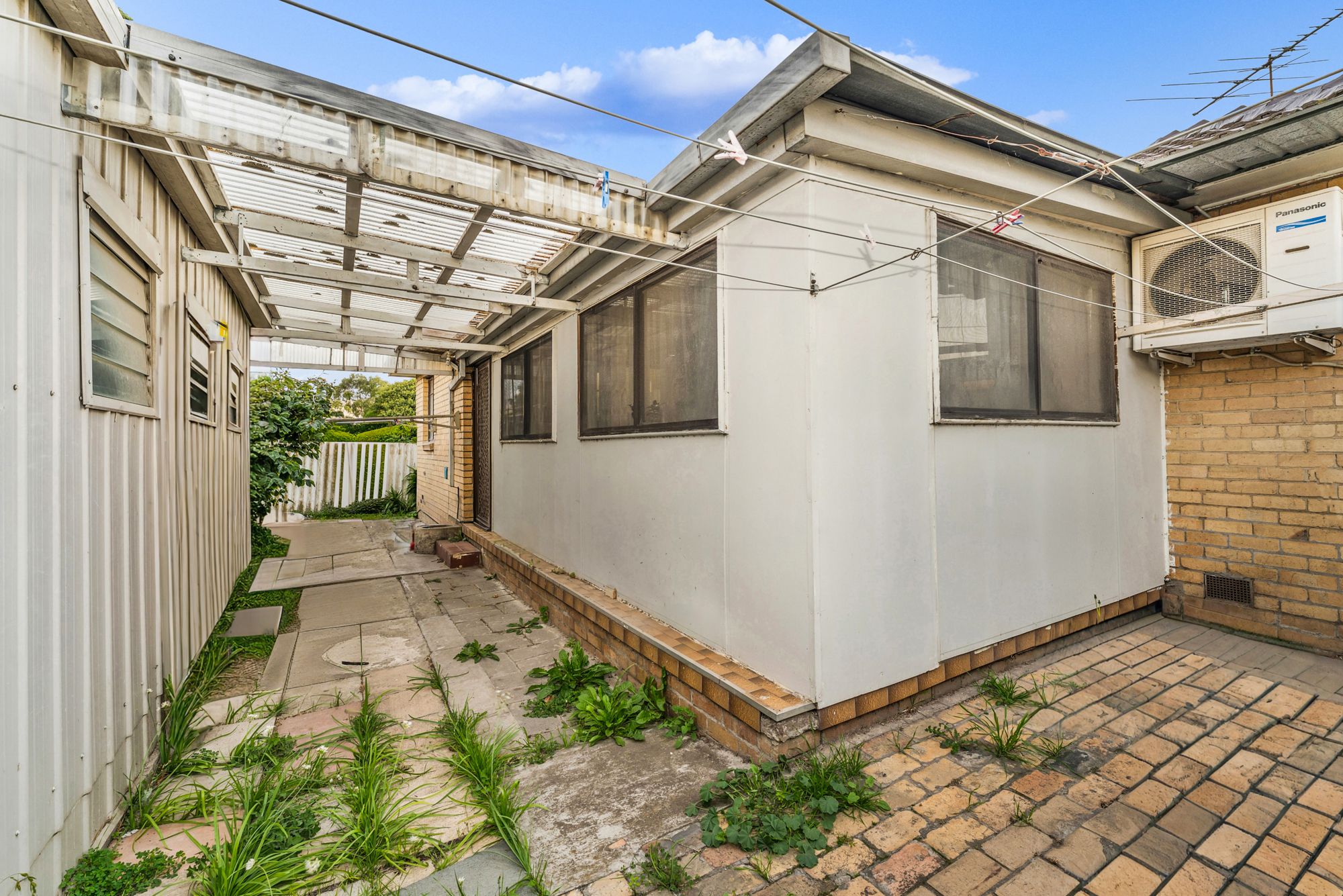 647 Geelong Road — photo 18 of 19
