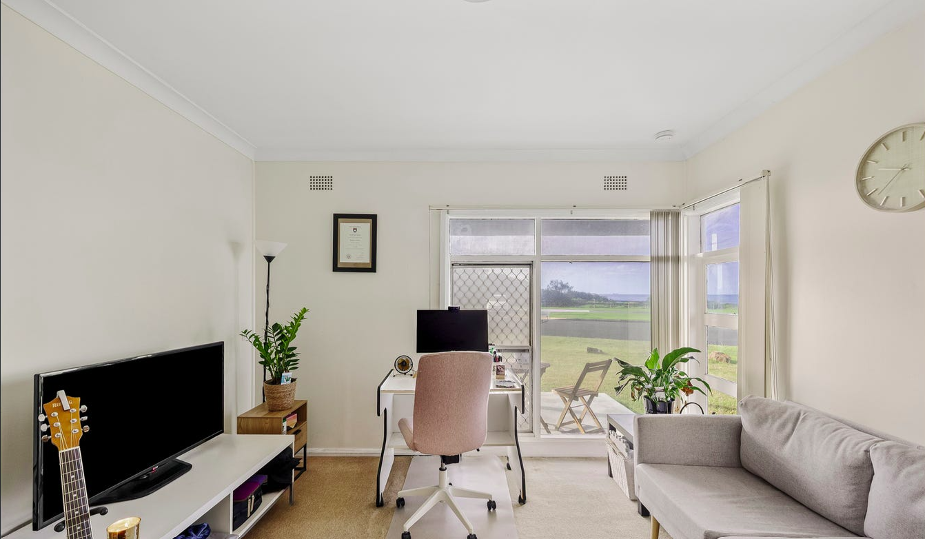 2/12 Beach Road — photo from Ray White Thirroul