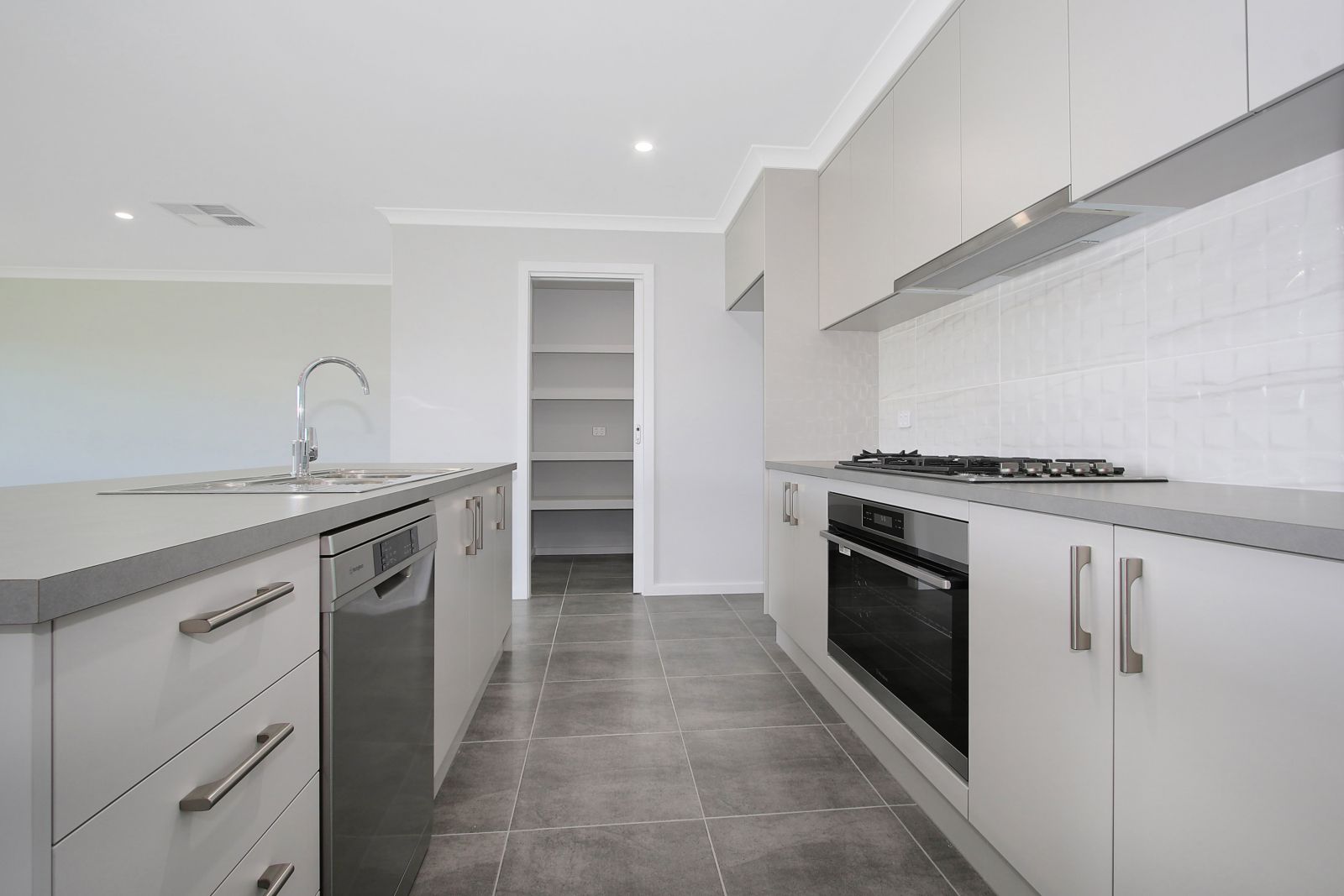 168 Brooklyn Drive, Thurgoona, NSW 2640