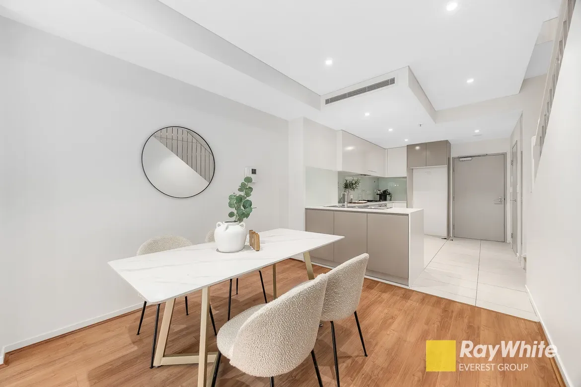 B510/8 Bourke Street — photo 3 of 14