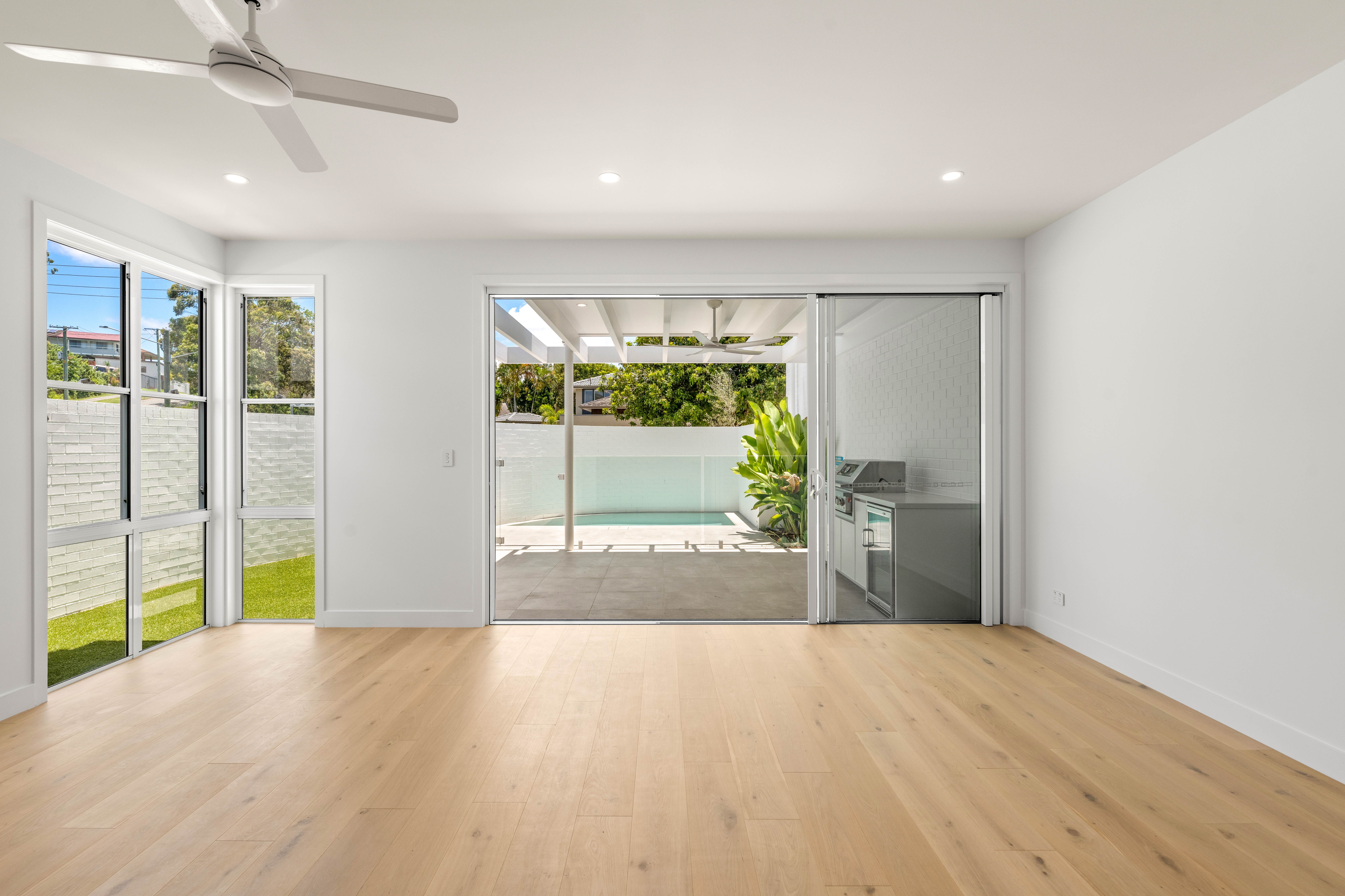 2/86B Dawn Parade, Miami, QLD 4220