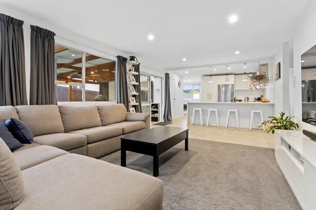 18A Atkinson Road, Titirangi, Waitakere City