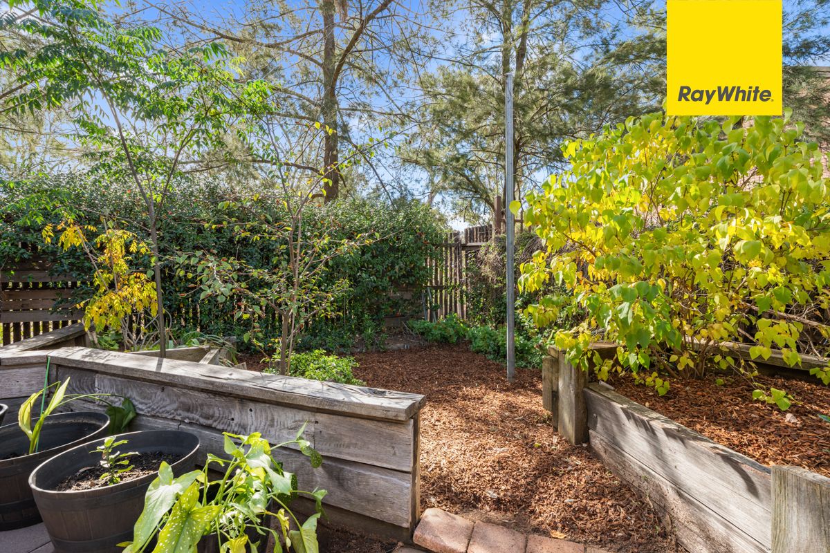 30/21 Cossington Smith Crescent — photo 14 of 18