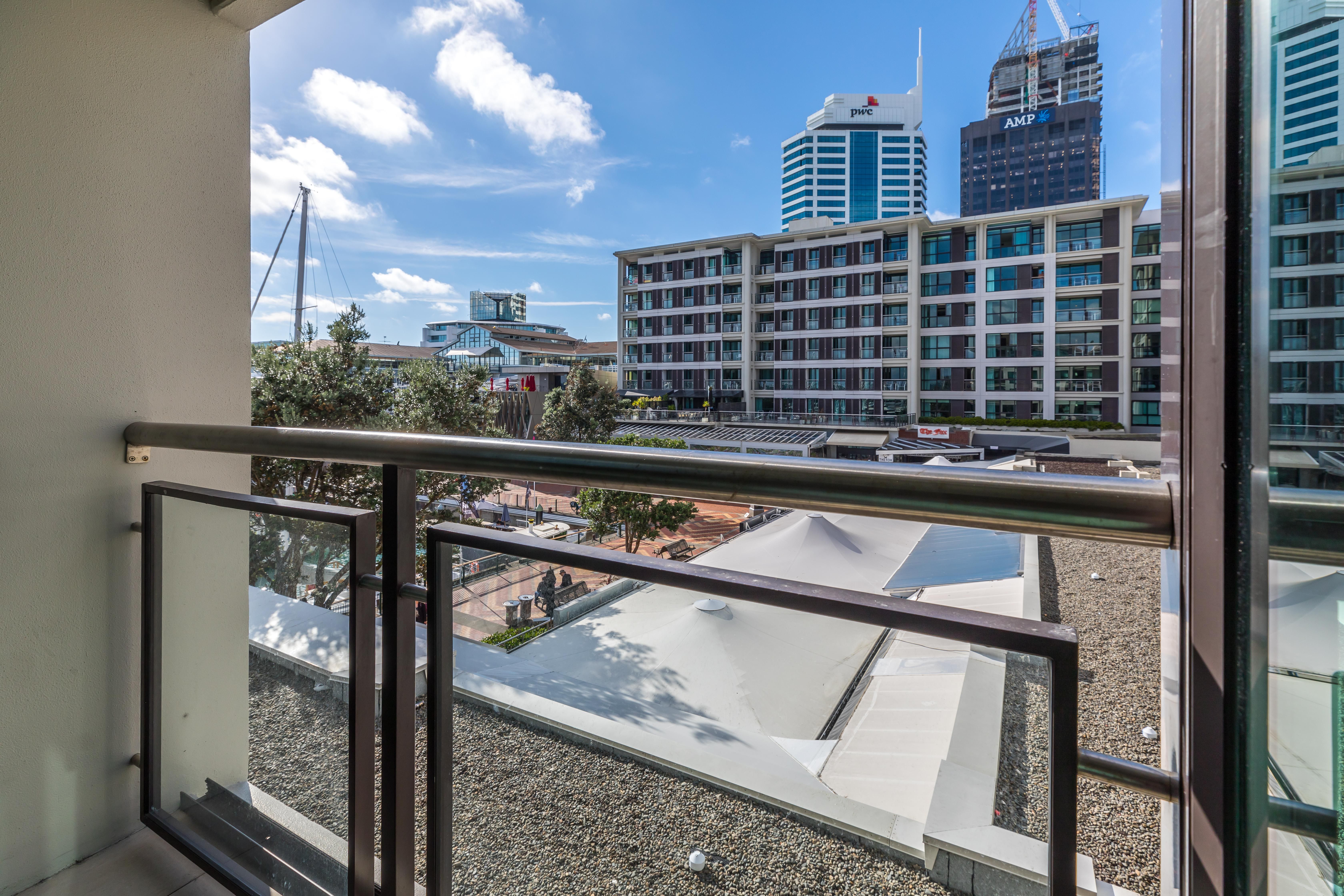 2J/99 Customs Street West, Auckland Central, Auckland City
