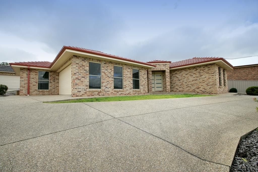 2/81 Atherton Crescent, Tatton, NSW 2650