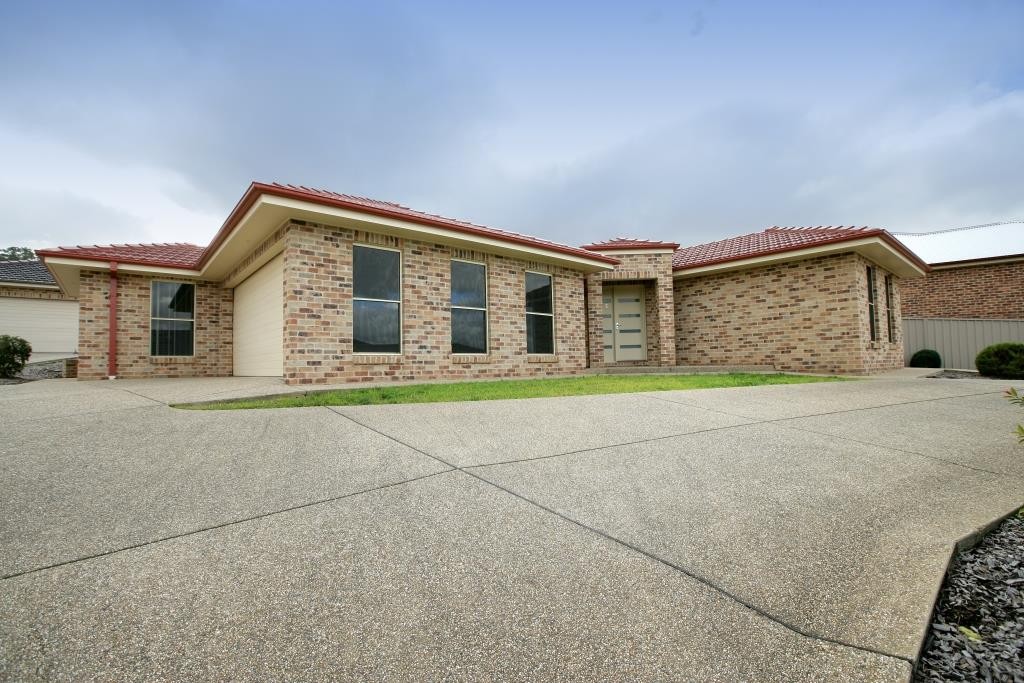 2/81 Atherton Crescent, Tatton, NSW 2650