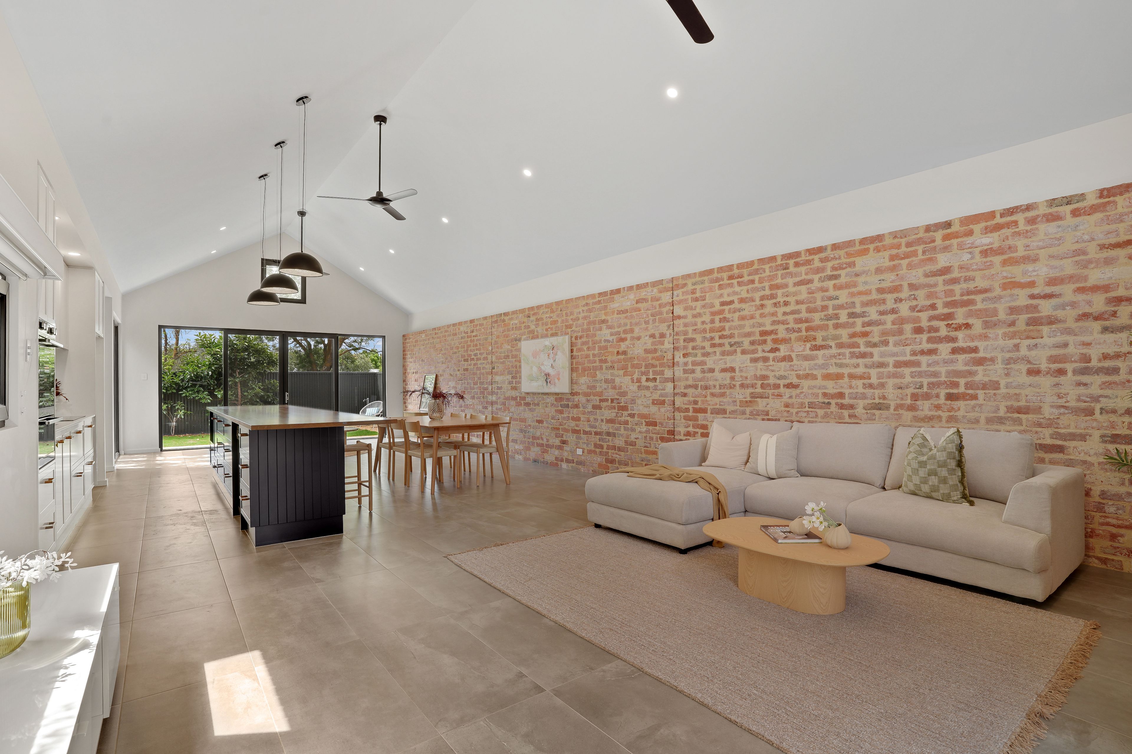 4 Aerodrome Road — photo 10 of 16