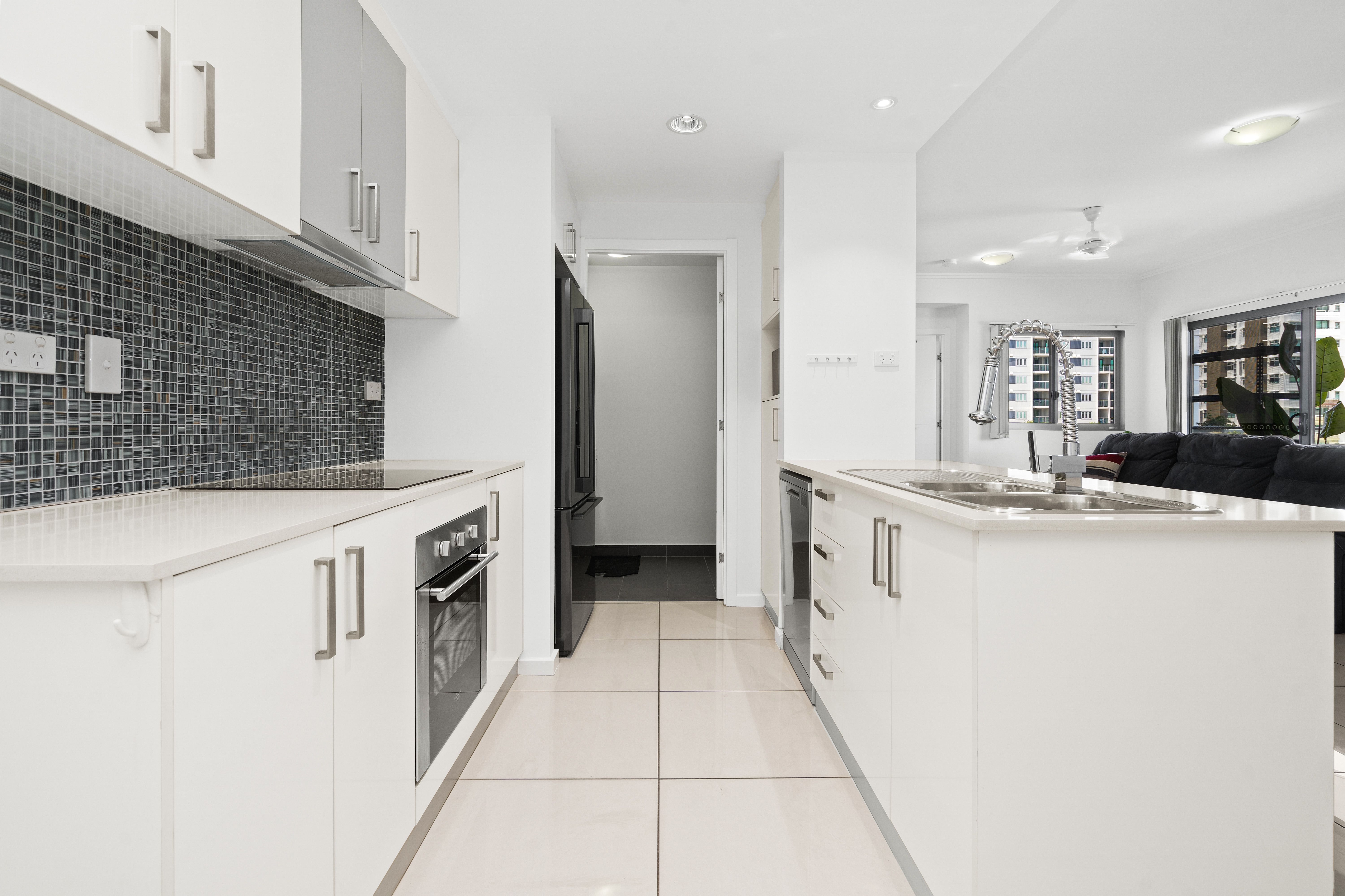19/108 Mitchell Street — photo 7 of 17