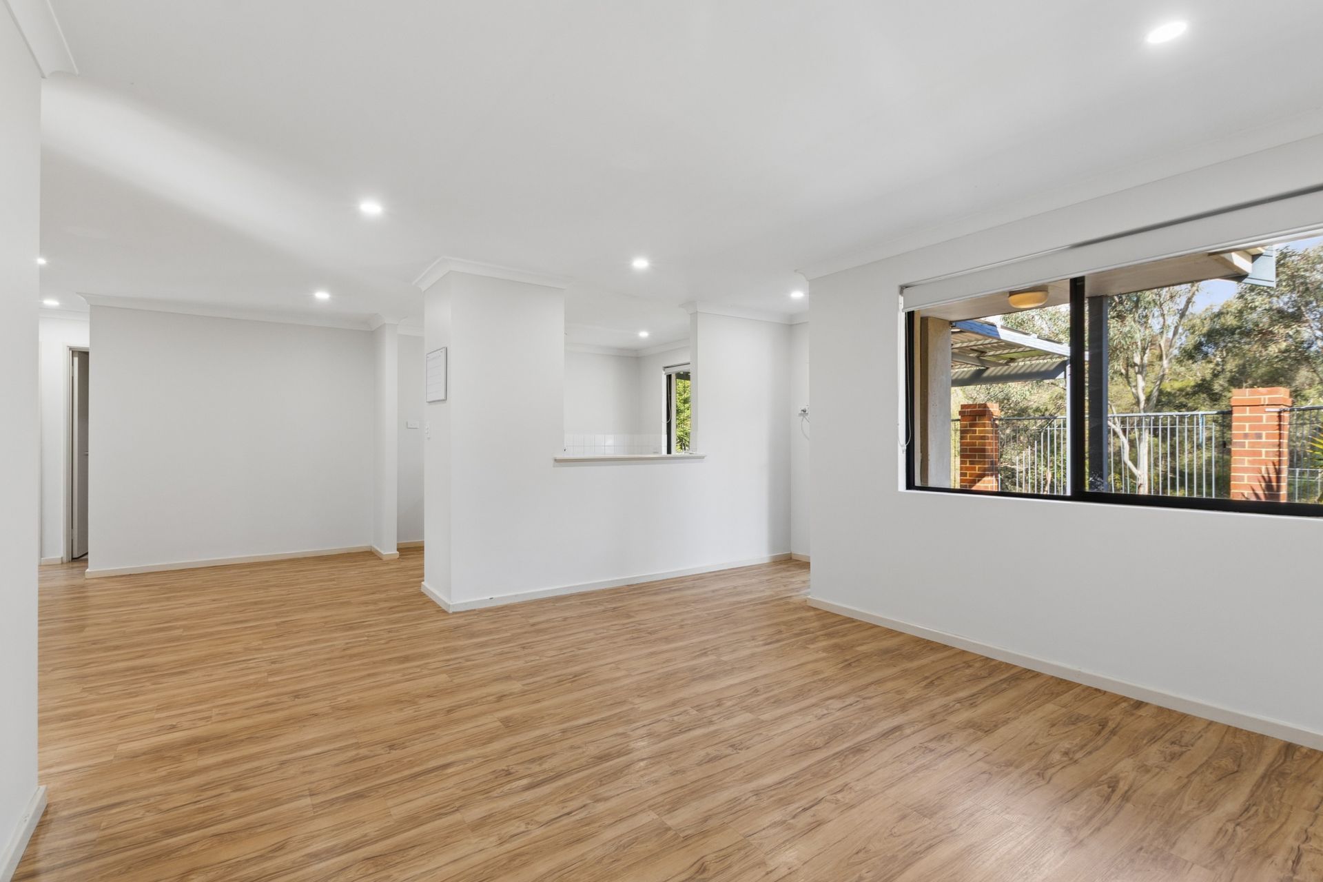 31/11 Elvire Street, Viveash, WA 6056