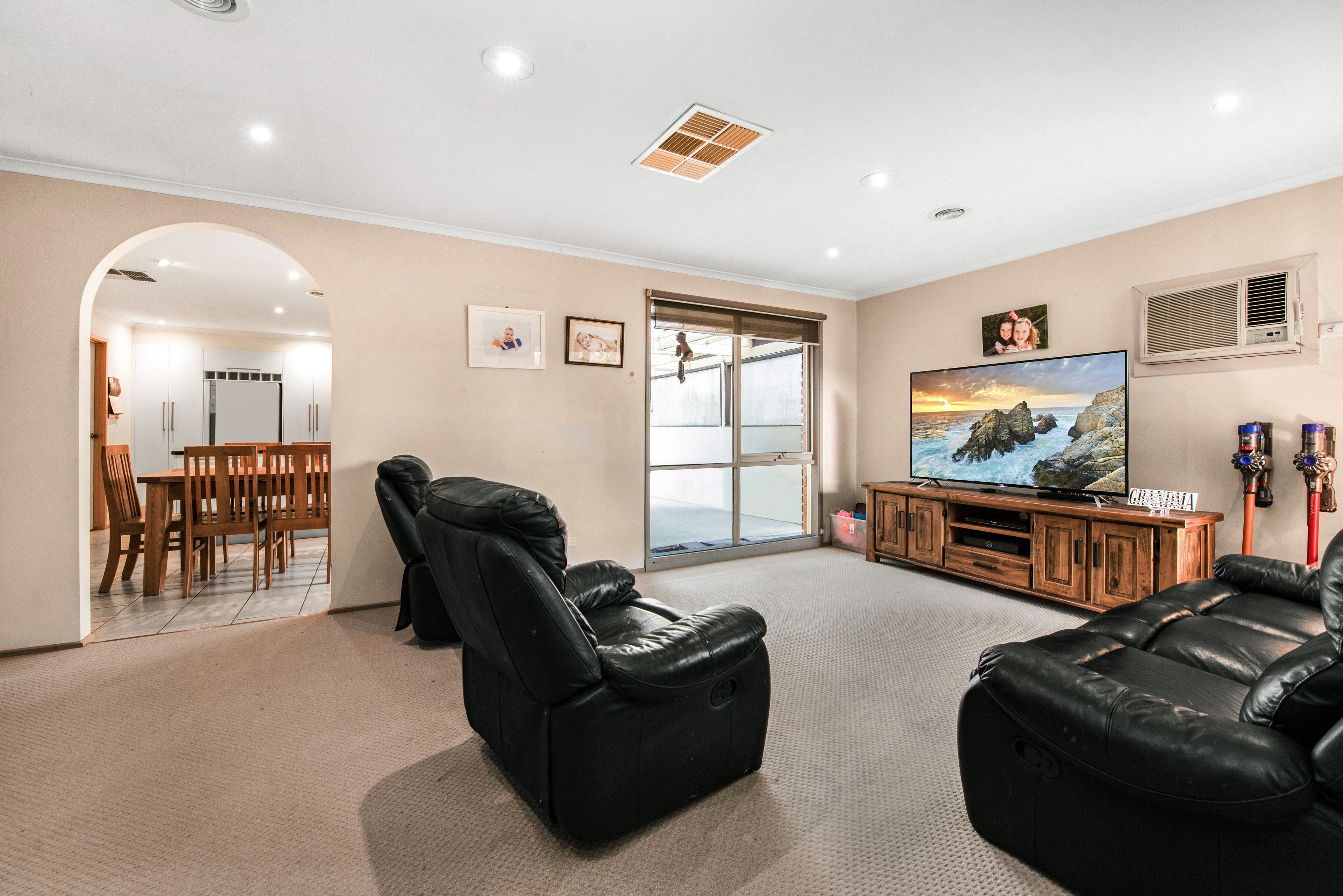 69 Pommel Street, Pakenham, VIC 3810